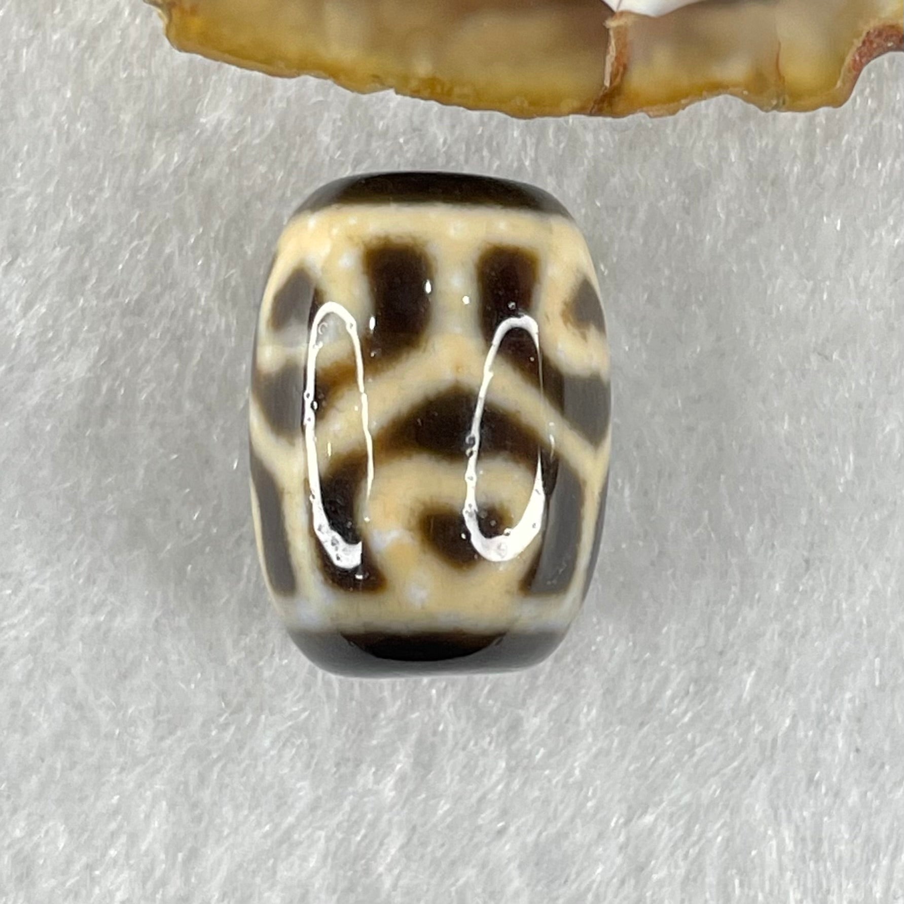 Natural Powerful Tibetan Old Oily Agate 6 Hearts Tortoise Shell Dzi Bead Heavenly Master (Tian Zhu) 六心龟壳天珠 5.01g 18.1 by 13.1mm - Huangs Jadeite and Jewelry Pte Ltd