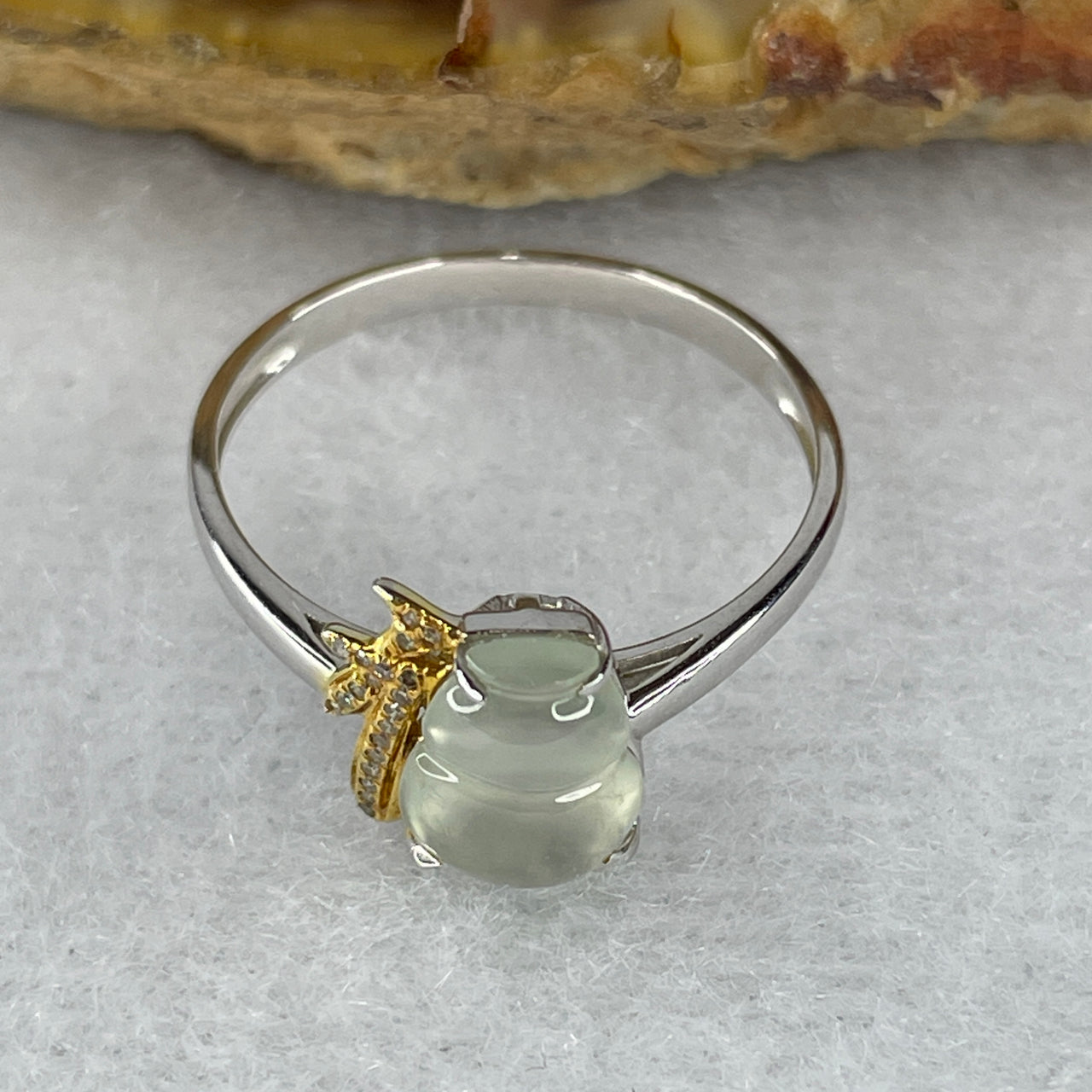 Type A Glassy Type Jade Jadeite Hulu Ring with 18k White Gold 1.60g 8.5 by 6.3 by 1.8mm US6.5 HK14 - Huangs Jadeite and Jewelry Pte Ltd