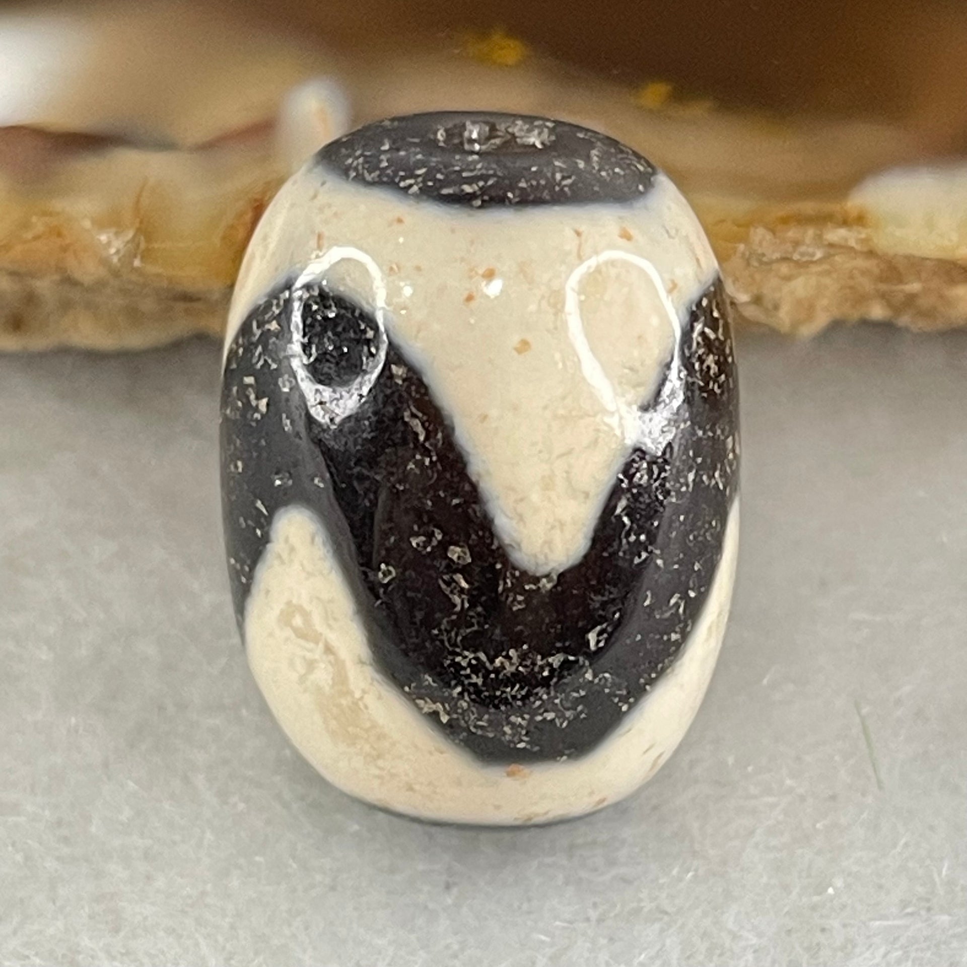 Natural Powerful Tibetan Old Oily Agate Tiger Tooth Daluo Dzi Bead Heavenly Master (Tian Zhu) 虎呀天诛 4.32g 17.4 by 12.8mm - Huangs Jadeite and Jewelry Pte Ltd