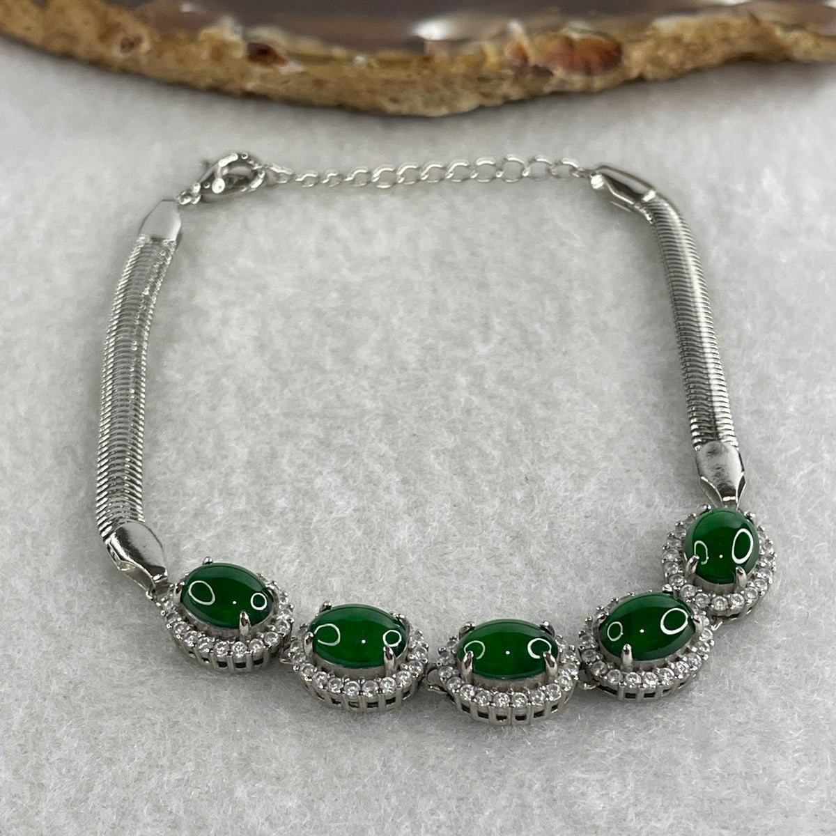 Natural Type A Omphacite Spicy Green Jadeite Cabochon Bracelet in S925 Silver | (7.76g | 16–18cm | 8.0 x 6.1 x 2.5mm x 5 Pcs | "Wǔ Fú Lín Mén" Five Blessings Anchor, Feng Shui Prosperity & Executive Charm Strand) - Huangs Jadeite and Jewelry Pte Ltd