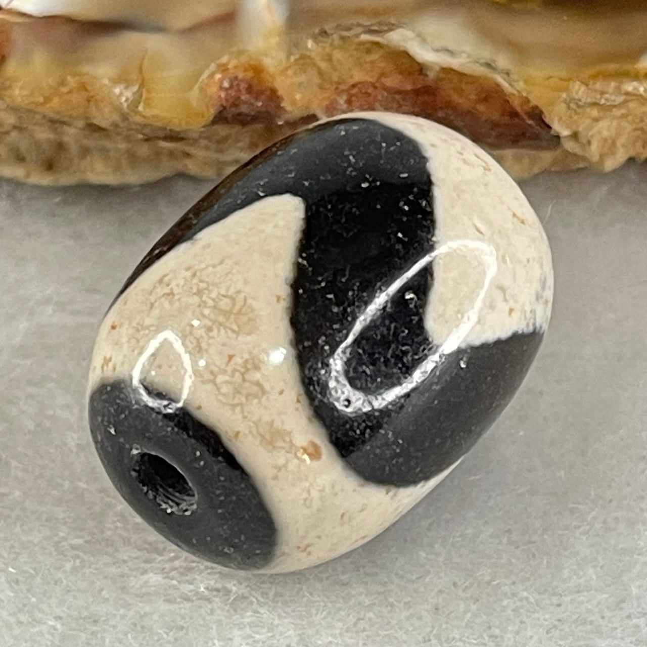 Natural Powerful Tibetan Old Oily Agate Tiger Tooth Daluo Dzi Bead Heavenly Master (Tian Zhu) 虎呀天诛 4.94g 17.7 by 13.4mm - Huangs Jadeite and Jewelry Pte Ltd