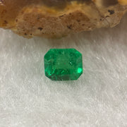 Natural Colombia Green Emerald (Beryl) Cut-Cornered Rectangular step cut 0.68ct 5.3 by 4.9 by 3.9mm - Huangs Jadeite and Jewelry Pte Ltd
