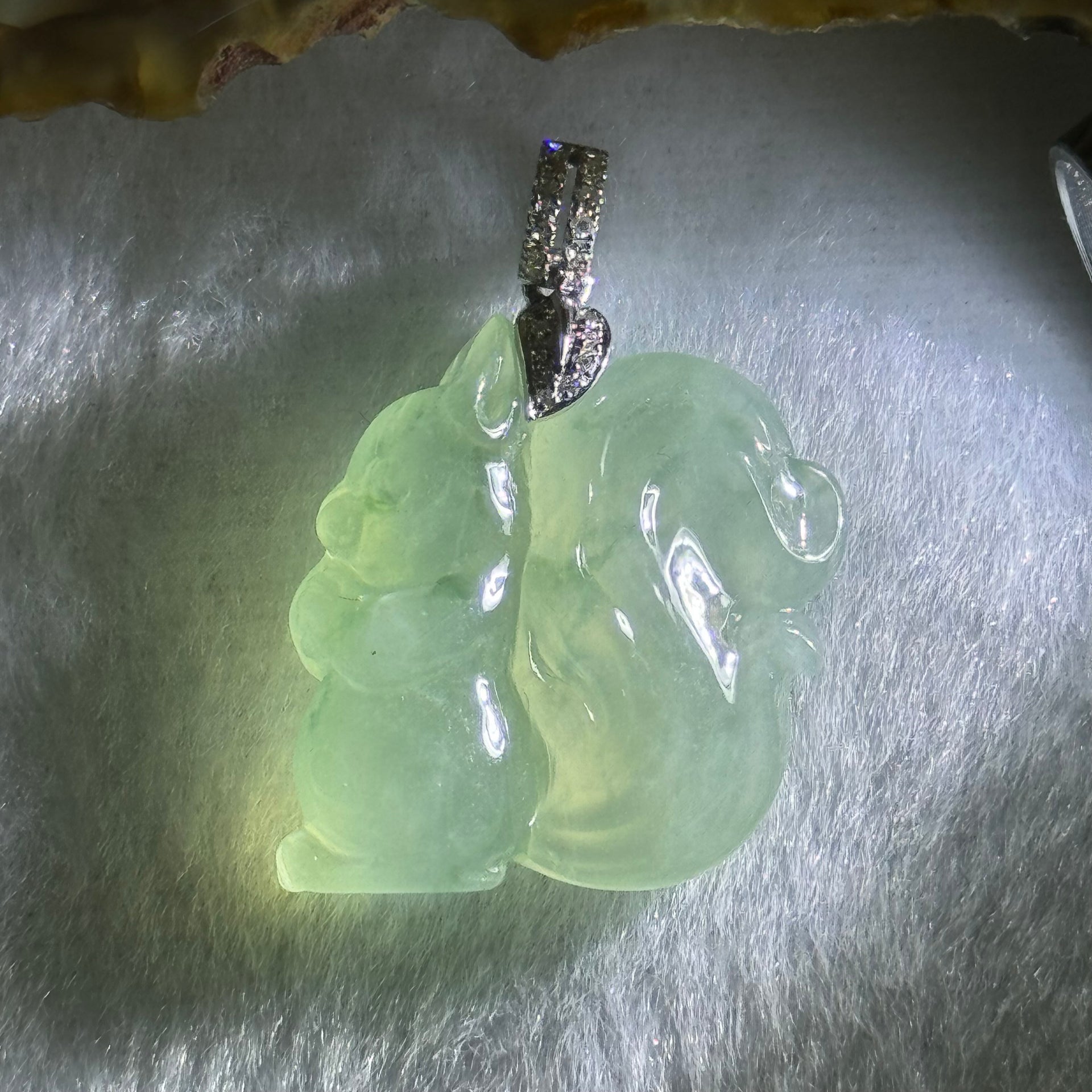 18K White Gold Type A Light Green Jadeite Squirrel Pendant with Natural Diamonds 5.68g 21.0 by 21.4 by 6.8mm - Huangs Jadeite and Jewelry Pte Ltd