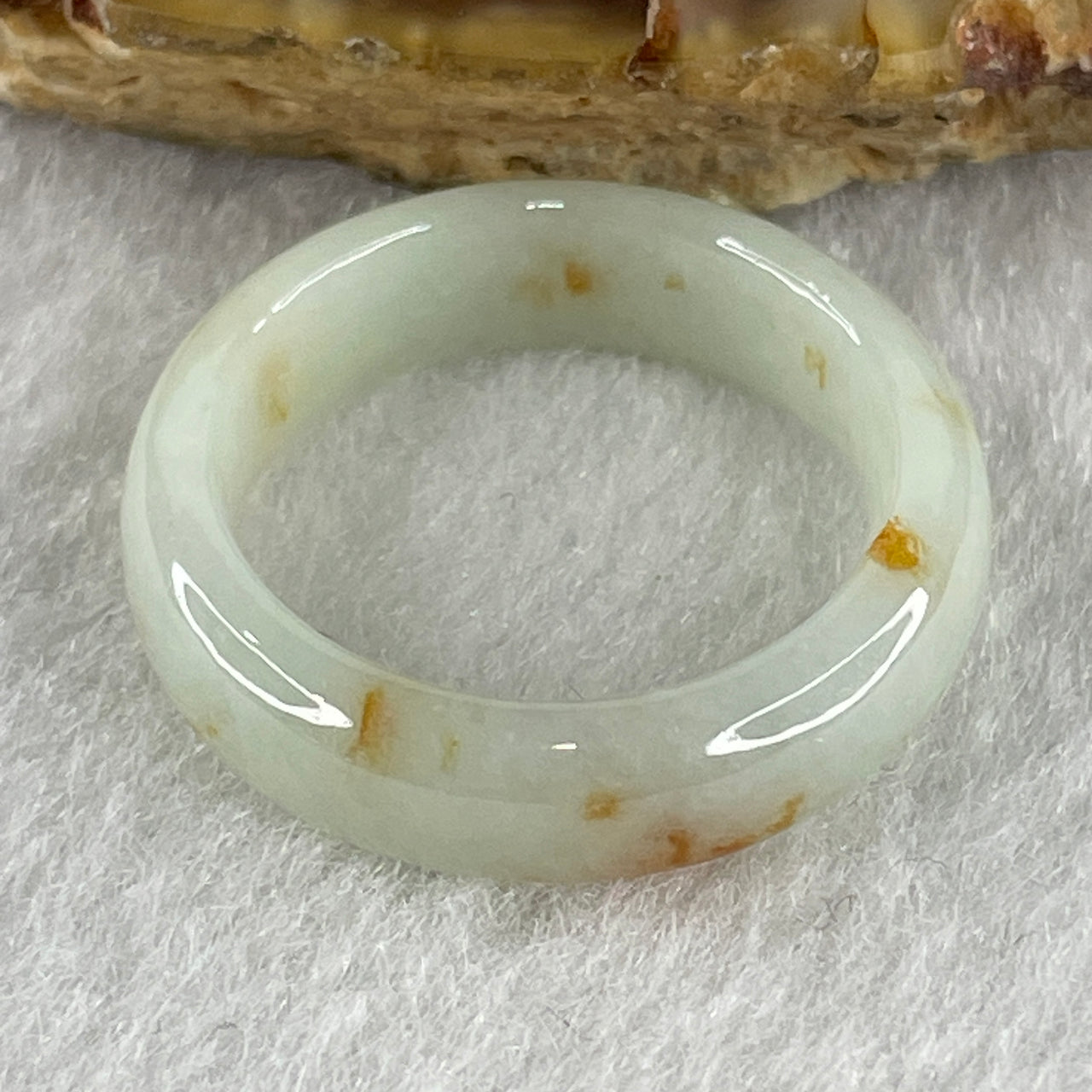 Certified Type A Light Green with Reddish Spot Jadeite Rings 3.06g 5.6 by 3.4mm US 6.8 HK 15 (Close To Perfect )