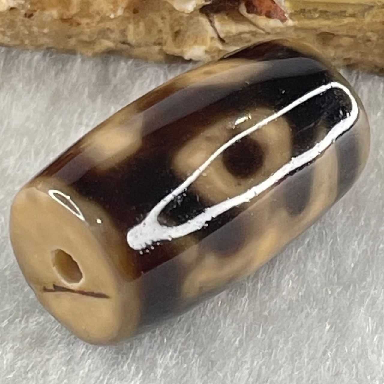 Natural Powerful Tibetan Old Oily Agate Patina Guiren Tairen Human Dzi Bead Totem Amulet Heavenly Master (Tian Zhu) 贵人天诛 4.53g 19.7 by 11.7mm - Huangs Jadeite and Jewelry Pte Ltd