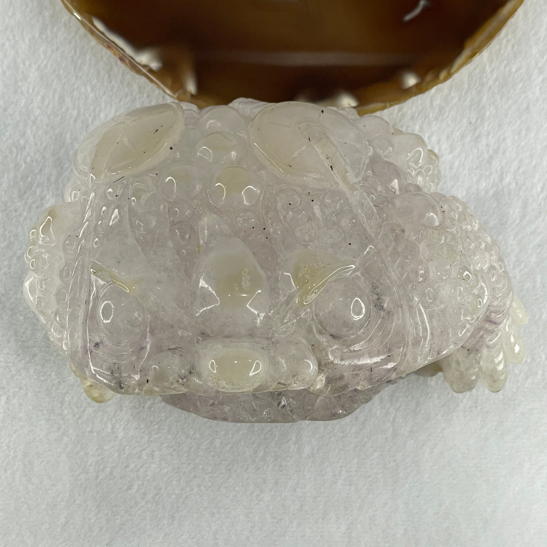 Natural White Agate with Amethyst 3 Legged Toast Display 904.3 140.0 by 91.0 by 94.0mm - Huangs Jadeite and Jewelry Pte Ltd