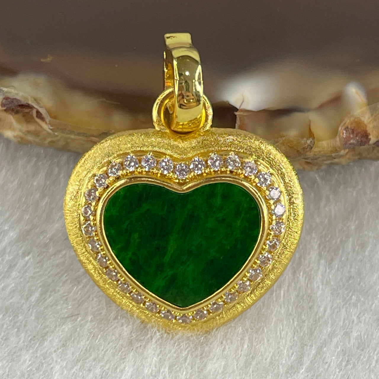 Certified Natural Type A Old Mine Spicy Green Jadeite Heart in Gold Color S925 Silver Pendant 3.285g 9.2 by 11.5 by 1.0mm