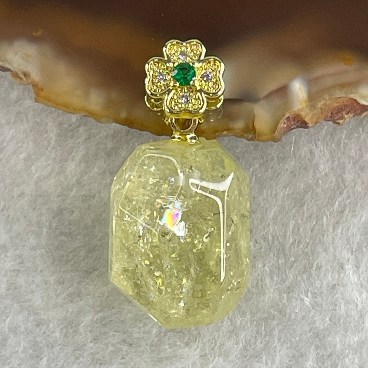 Natural Citrine Pebble Pendant in Gold Plated 5.89g 17.5 by 4.4 by 12.9mm