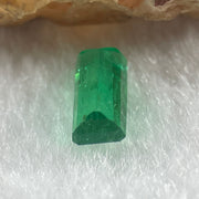 Natural Colombia Green Emerald (Beryl) Cut-Cornered Rectangular step cut 0.88ct 8.5 by 3.8 by 2.8mm - Huangs Jadeite and Jewelry Pte Ltd