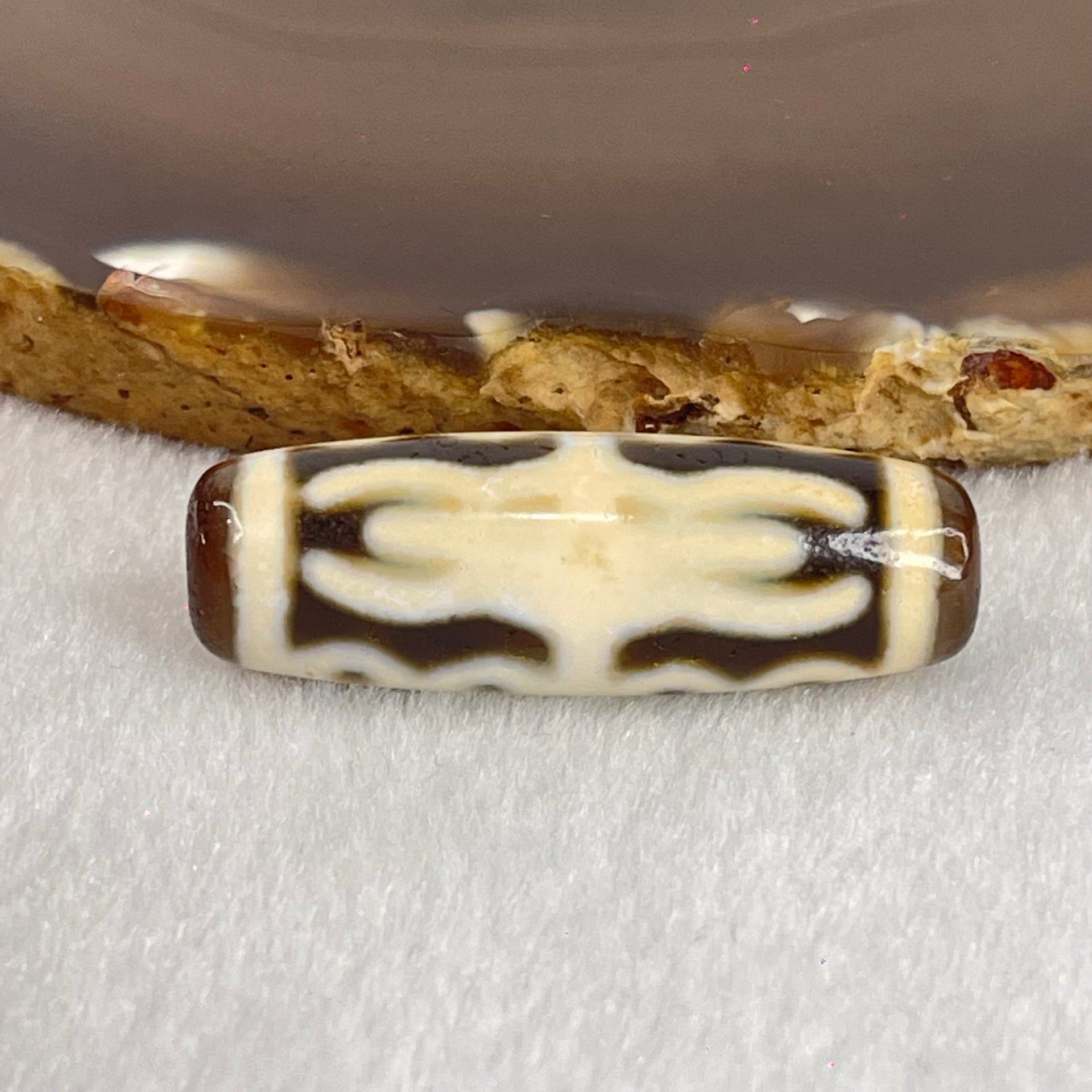 Natural Powerful Tibetan Old Oily Agate Water Lines 8 Eyes Dzi Bead Heavenly Master (Tian Zhu) 水纹八眼天诛 9.56g 38.4 by 12.6mm - Huangs Jadeite and Jewelry Pte Ltd