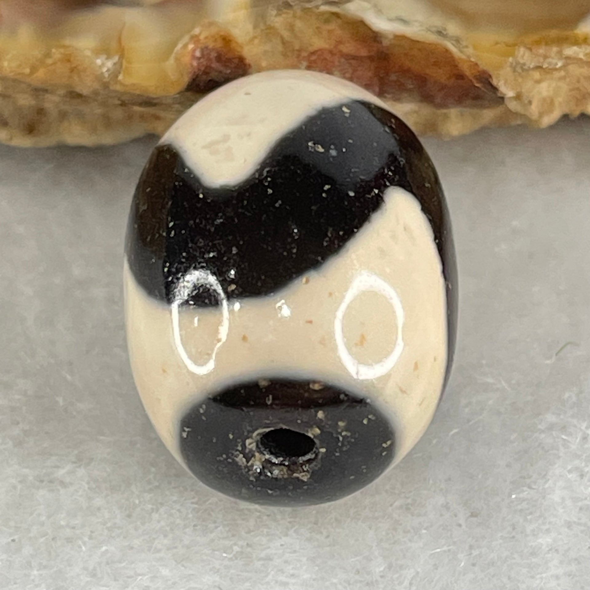 Natural Powerful Tibetan Old Oily Agate Tiger Tooth Daluo Dzi Bead Heavenly Master (Tian Zhu) 虎呀天诛 4.54g 17.7 by 12.9mm - Huangs Jadeite and Jewelry Pte Ltd