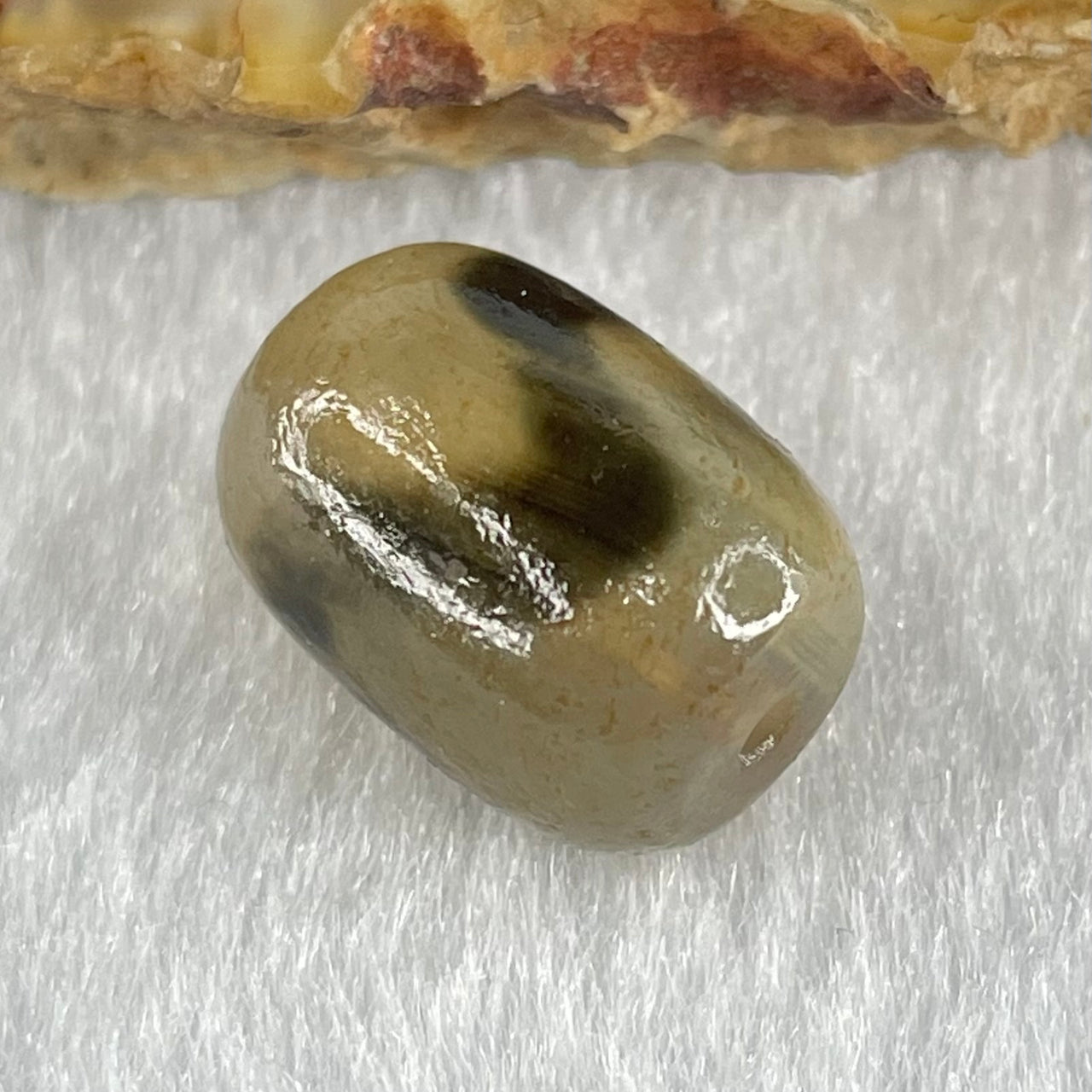 Natural Powerful Tibetan Old Oily Agate Tiger Tooth Daluo Dzi Bead Heavenly Master (Tian Zhu) 虎呀天诛 2.32g 13.8 by 10.2mm - Huangs Jadeite and Jewelry Pte Ltd