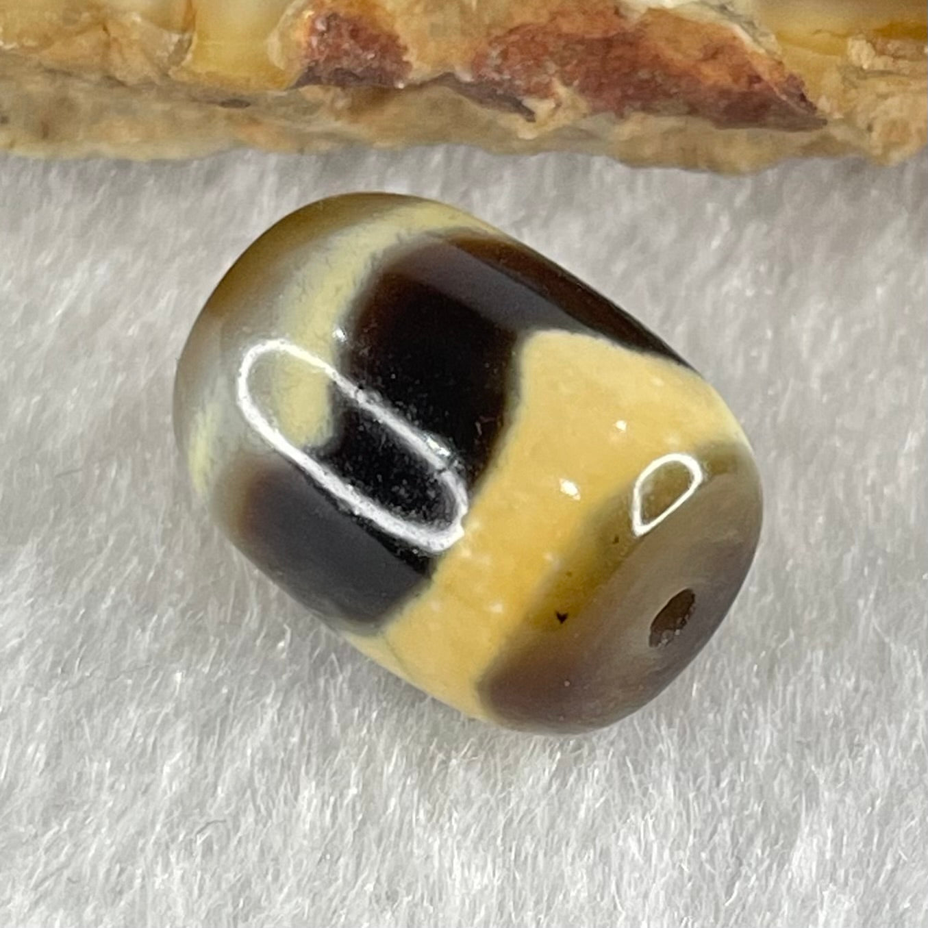 Natural Powerful Tibetan Old Oily Agate Tiger Tooth Daluo Dzi Bead Heavenly Master (Tian Zhu) 虎呀天诛 2.41g 13.3 by 10.4mm - Huangs Jadeite and Jewelry Pte Ltd