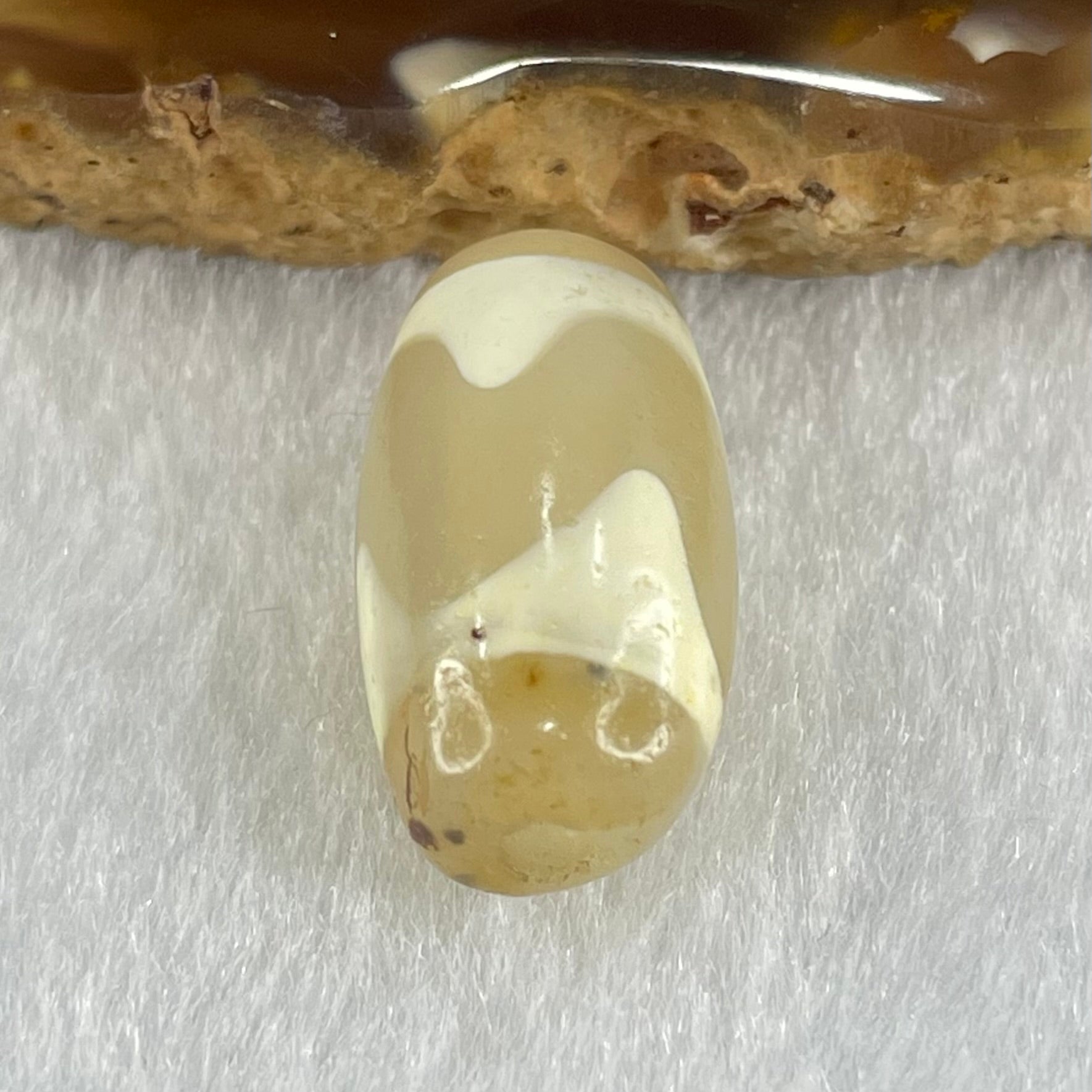 Natural Powerful Tibetan Old Oily Agate Tiger Tooth Daluo Dzi Bead Heavenly Master (Tian Zhu) 虎呀天诛 3.31g 20.1 by 10.8mm - Huangs Jadeite and Jewelry Pte Ltd