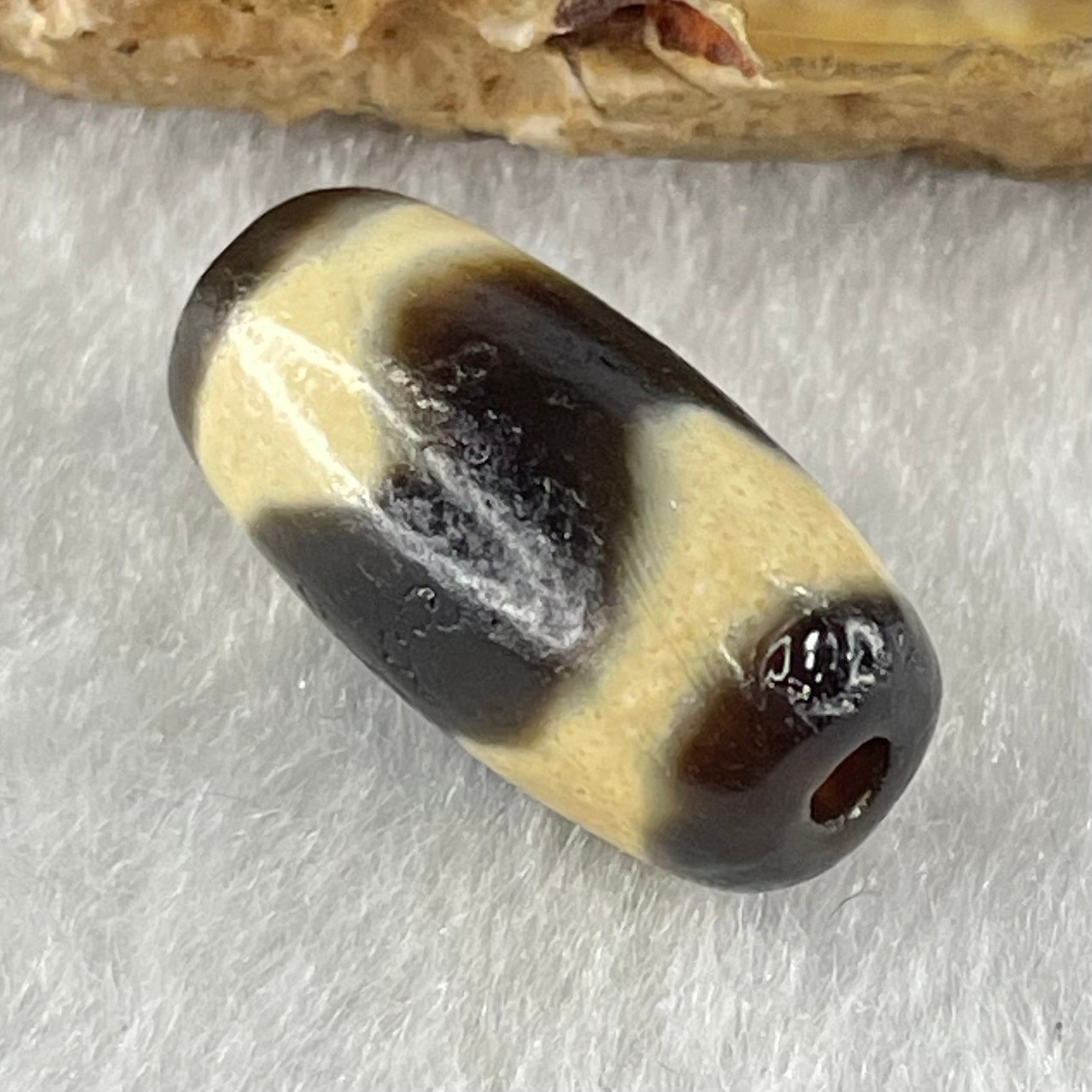 Natural Powerful Tibetan Old Oily Agate Tiger Tooth Daluo Dzi Bead Heavenly Master (Tian Zhu) 虎呀天诛 3.04g 19.9 by 10.1mm - Huangs Jadeite and Jewelry Pte Ltd