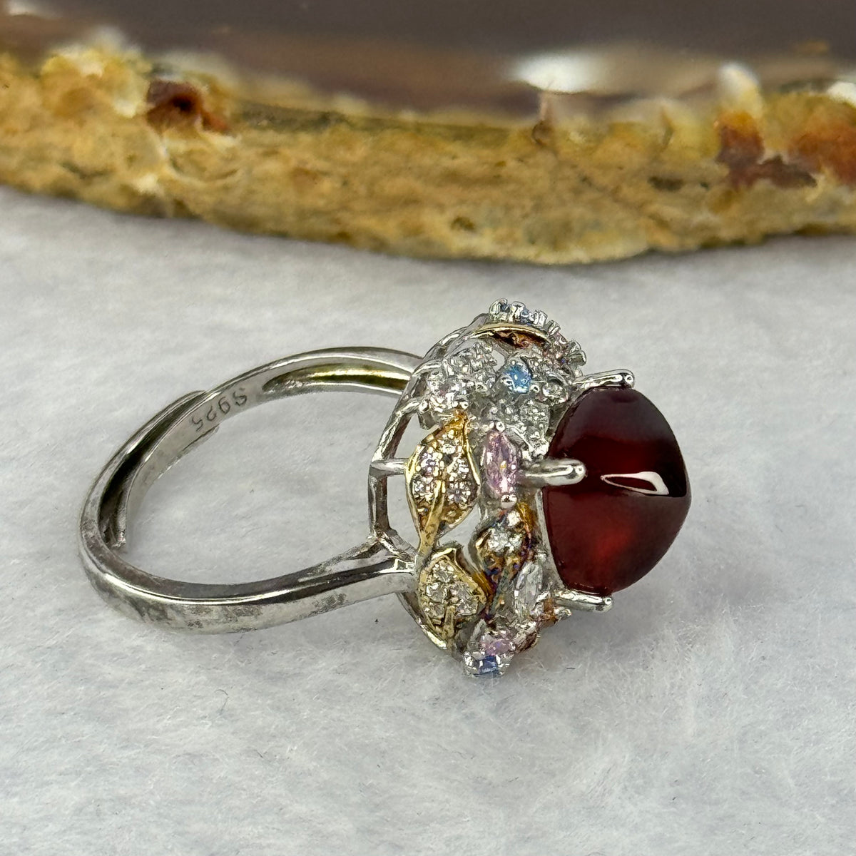 Natural Red Carnelian Agate with Crystals In 925 Sliver Ring (Adjustable Size) 3.89g 8.0 by 8.0 by 6.5mm - Huangs Jadeite and Jewelry Pte Ltd