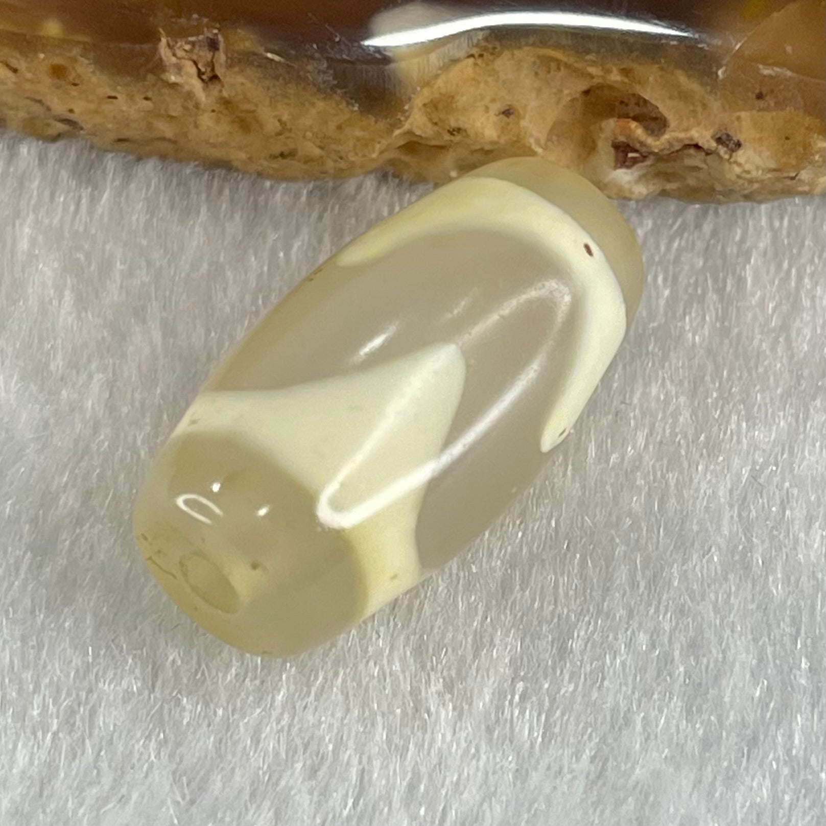 Natural Powerful Tibetan Old Oily Agate Tiger Tooth Daluo Dzi Bead Heavenly Master (Tian Zhu) 虎呀天诛 3.18g 20.1 by 10.4mm - Huangs Jadeite and Jewelry Pte Ltd