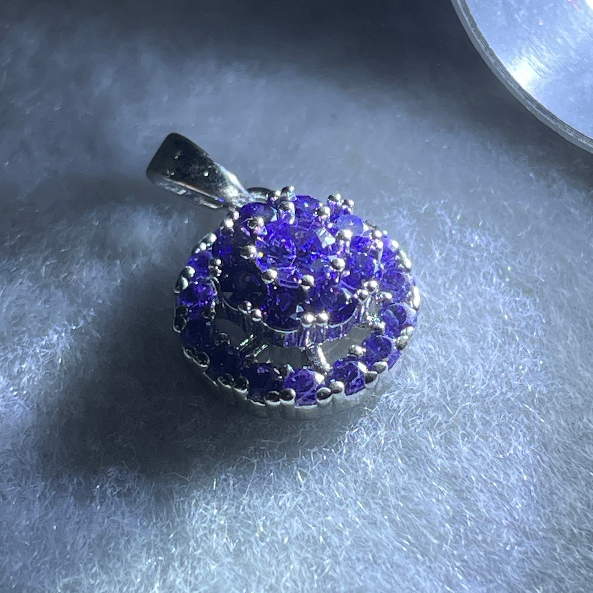 Natural Purple Cubic Zirconia in S925 Sliver Spinning Pendant 2.51g 4.0 by 1.5mm - Huangs Jadeite and Jewelry Pte Ltd