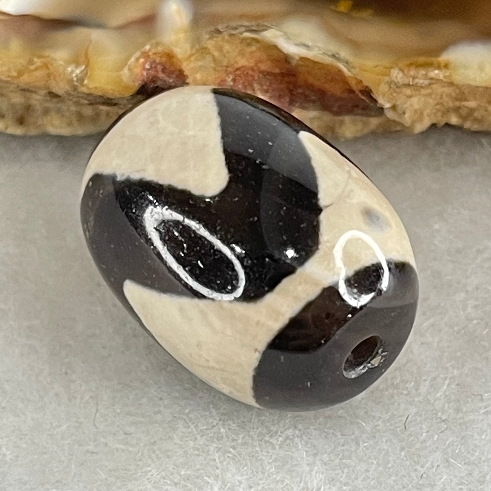Natural Powerful Tibetan Old Oily Agate Tiger Tooth Daluo Dzi Bead Heavenly Master (Tian Zhu) 虎呀天诛 5.21g 18.5 by 13.6mm - Huangs Jadeite and Jewelry Pte Ltd