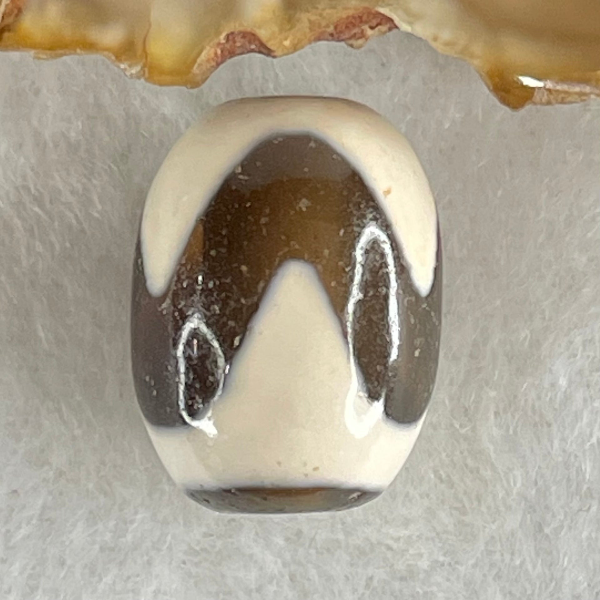 Natural Powerful Tibetan Old Oily Agate Tiger Tooth Daluo Dzi Bead Heavenly Master (Tian Zhu) 虎呀天诛 4.40g 17.4 by 12.9mm - Huangs Jadeite and Jewelry Pte Ltd