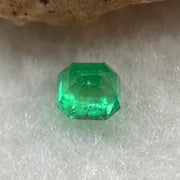 Natural Colombia Vivid Green Emerald (Beryl) Cut-Cornered Square Step cut 0.49ct 4.4 by 4.4 by 3.6mm - Huangs Jadeite and Jewelry Pte Ltd