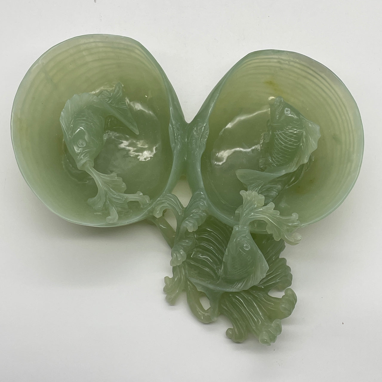 Natural Semi Icy Green Serpentine 3 Fishs on Clam and Wave Display 1,945.9g 270.0 by 230.0 by 65.0mm