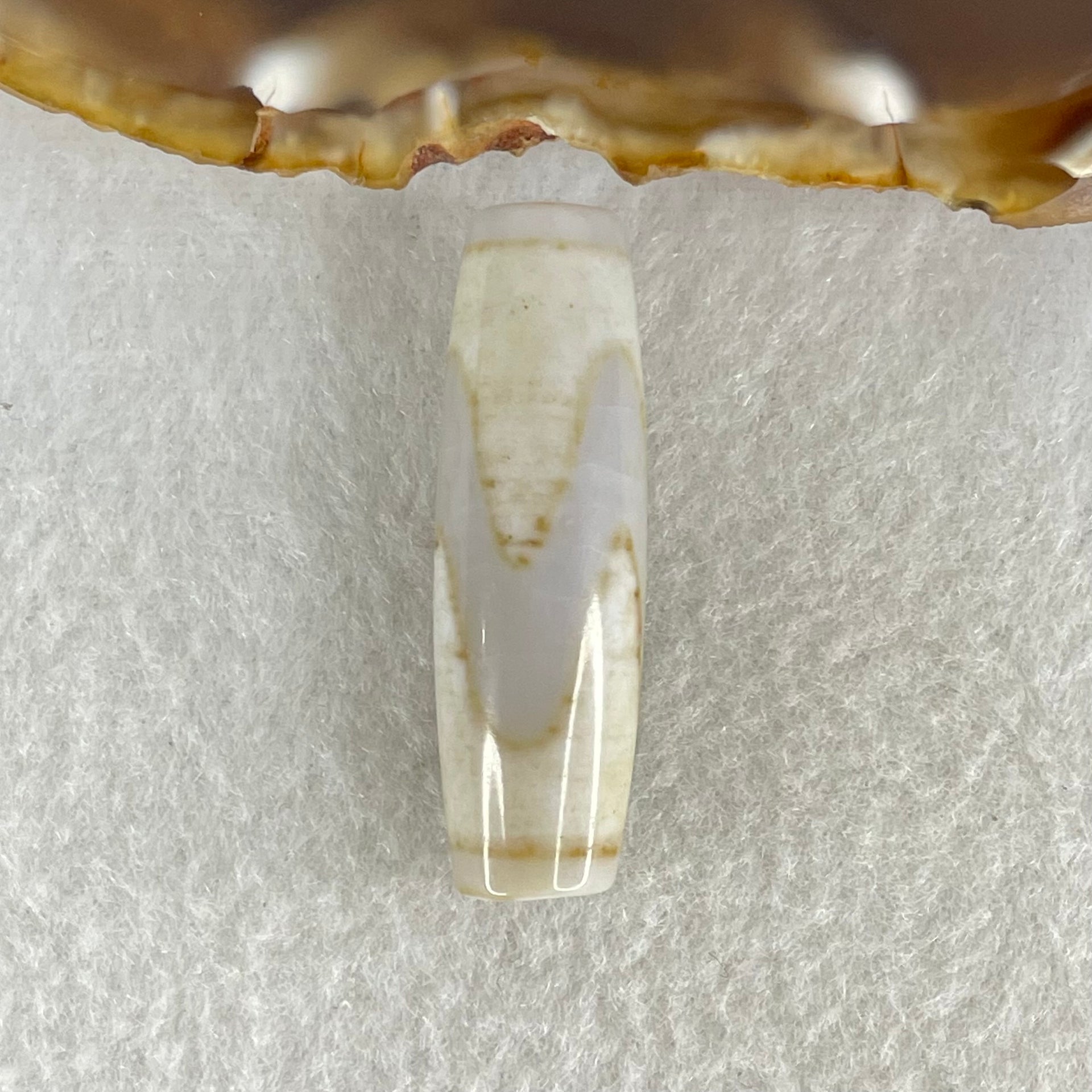 Natural Powerful Tibetan Old Oily White Agate Tiger Tooth Daluo Dzi Bead Heavenly Master (Tian Zhu) 9.21g 39.3 by 12.0mm - Huangs Jadeite and Jewelry Pte Ltd