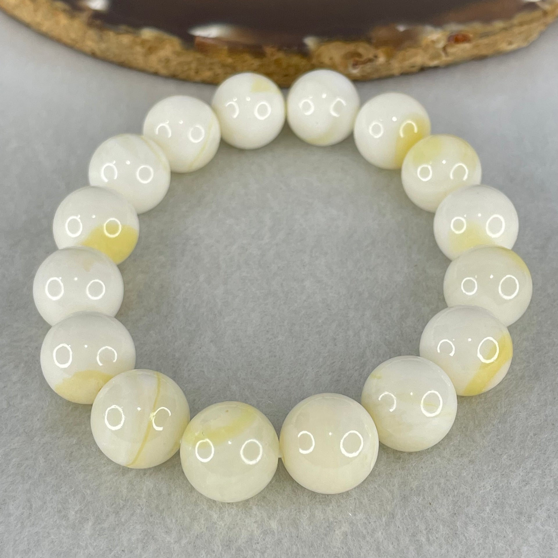 Natural Tridacna Sea Shell Beads Bracelet 46.38g 17cm 12.5mm 16 Beads - Huangs Jadeite and Jewelry Pte Ltd