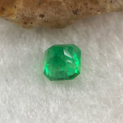Natural Colombia Green Emerald (Beryl) Cut-Cornered Rectangular step cut 0.53ct 4.9 by 4.6 by 3.7mm - Huangs Jadeite and Jewelry Pte Ltd