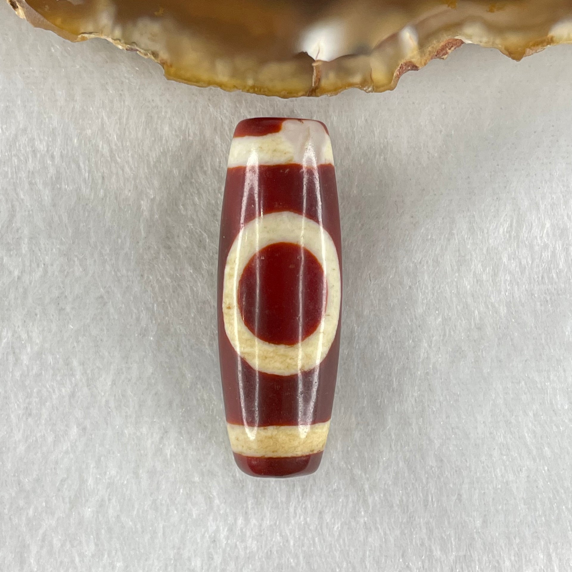 Natural Powerful Tibetan Old Oily Red White Agate One Eye Earth Element Dzi Bead Heavenly Master (Tian Zhu) 一眼土元素天珠 10.60g 37.9 by 13.5mm - Huangs Jadeite and Jewelry Pte Ltd
