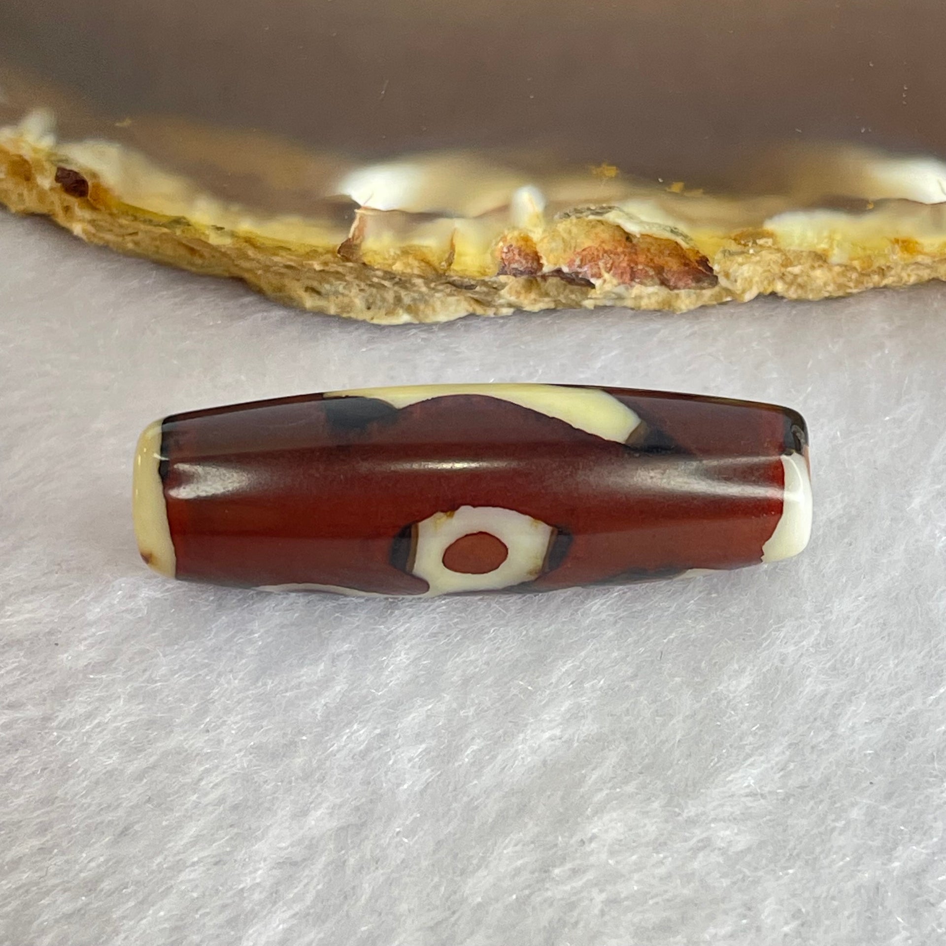 Natural Powerful Tibetan Old Oily Agate 5 Eyes Lightning Dzi Bead Heavenly Master (Tian Zhu) 五眼闪电天珠 8.26g 37.3 by 11.9mm - Huangs Jadeite and Jewelry Pte Ltd