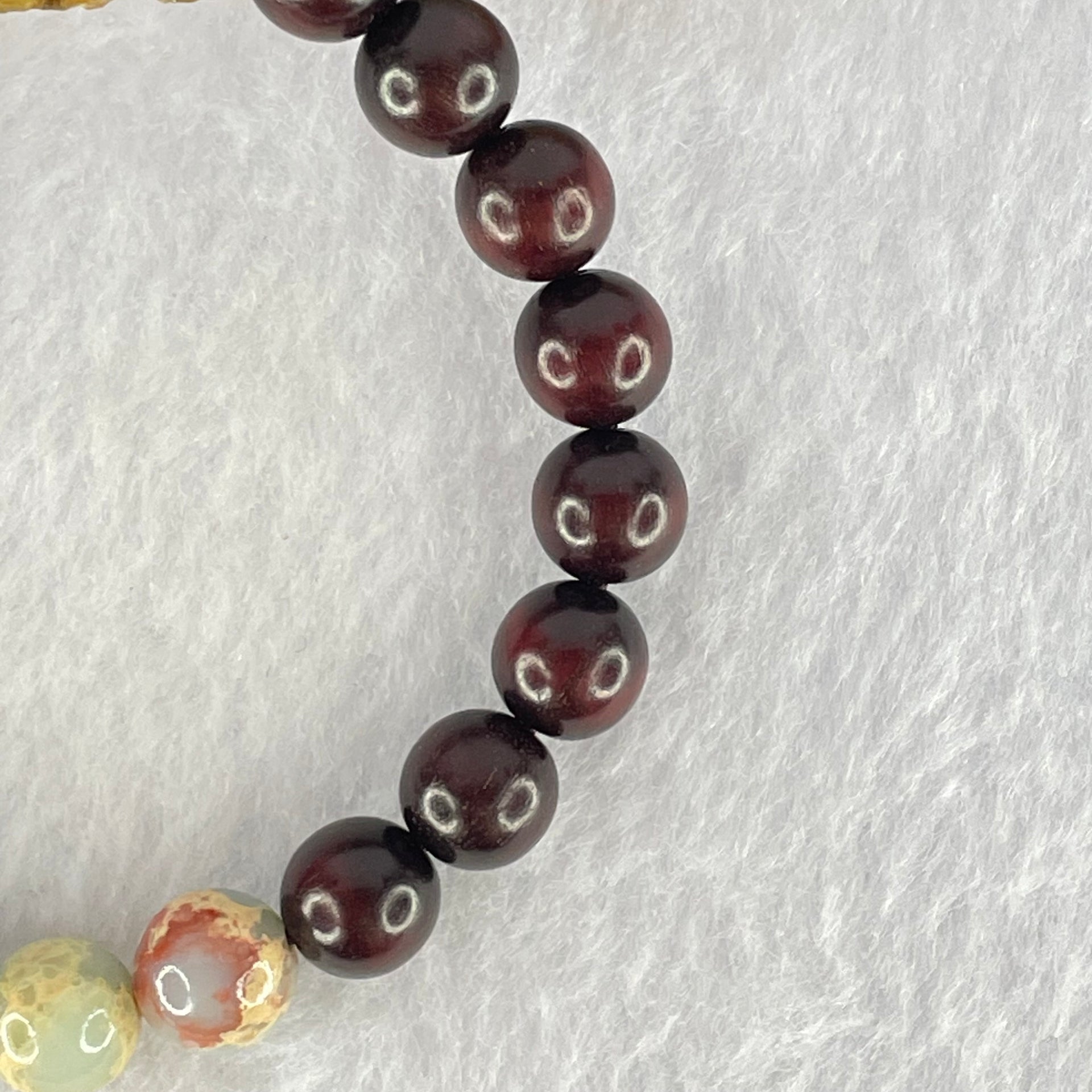 Natural Blood Rosewood with Variscite Beads Bracelet 天然血檀寿山石手链 8.10g 15cm 8.7mm 3 Beads 8.5mm 18 Beads - Huangs Jadeite and Jewelry Pte Ltd