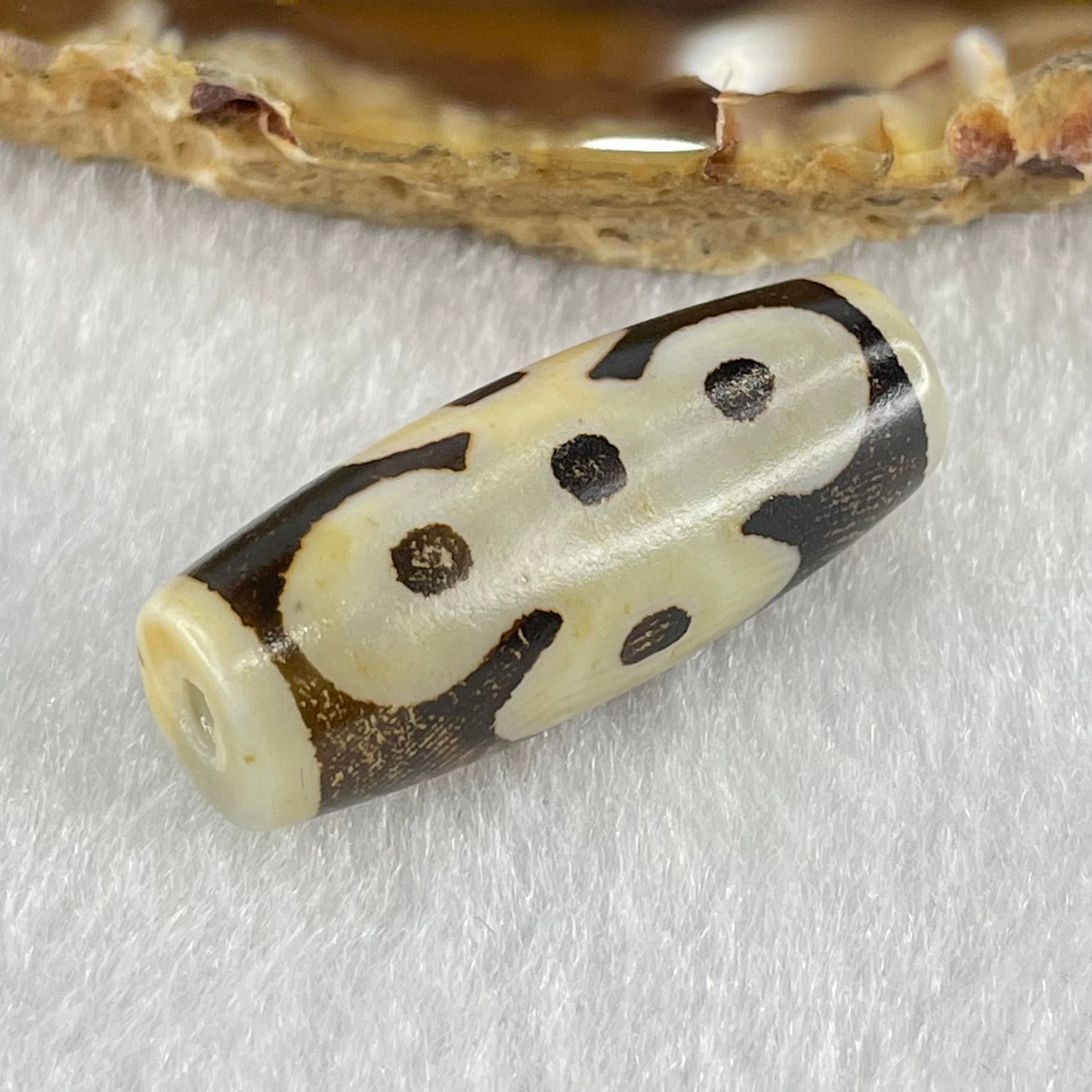 Natural Powerful Tibetan Old Oily Agate 5 Eyes Lightning Dzi Bead Heavenly Master (Tian Zhu) 五眼闪电天珠 6.08g 29.0 by 11.5mm - Huangs Jadeite and Jewelry Pte Ltd