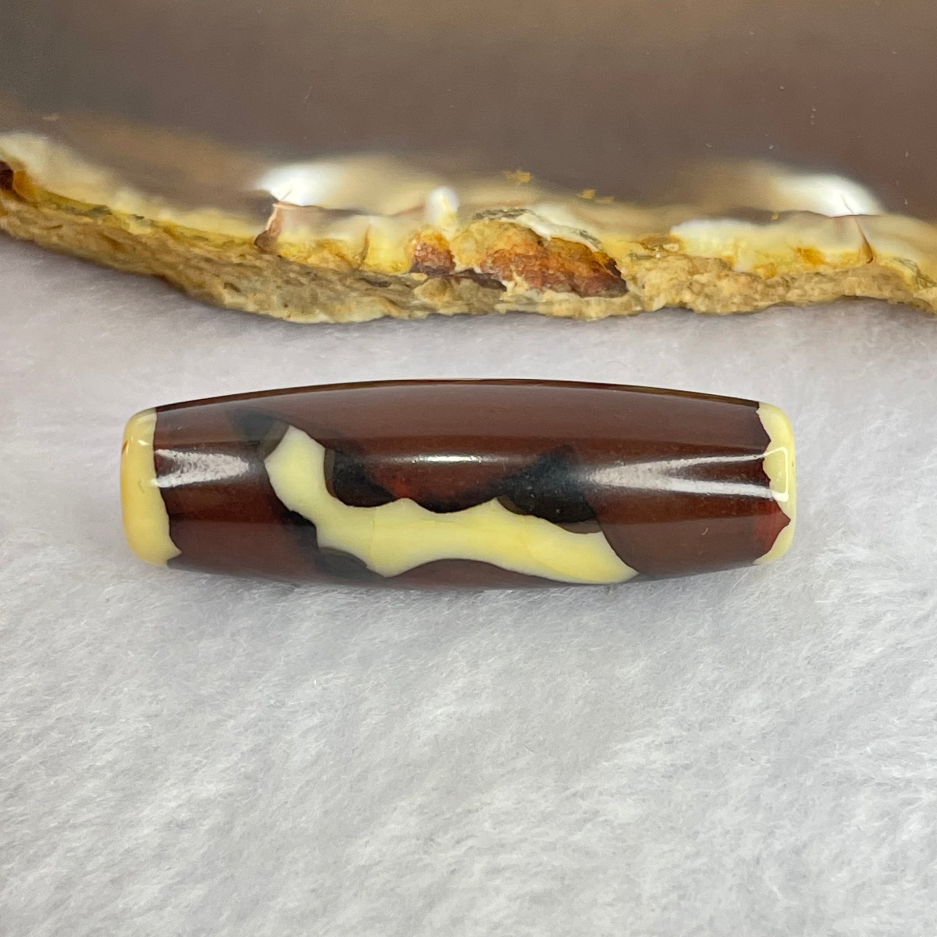 Natural Powerful Tibetan Old Oily Agate 5 Eyes Lightning Dzi Bead Heavenly Master (Tian Zhu) 五眼闪电天珠 8.77g 37.9 by 12.2mm - Huangs Jadeite and Jewelry Pte Ltd