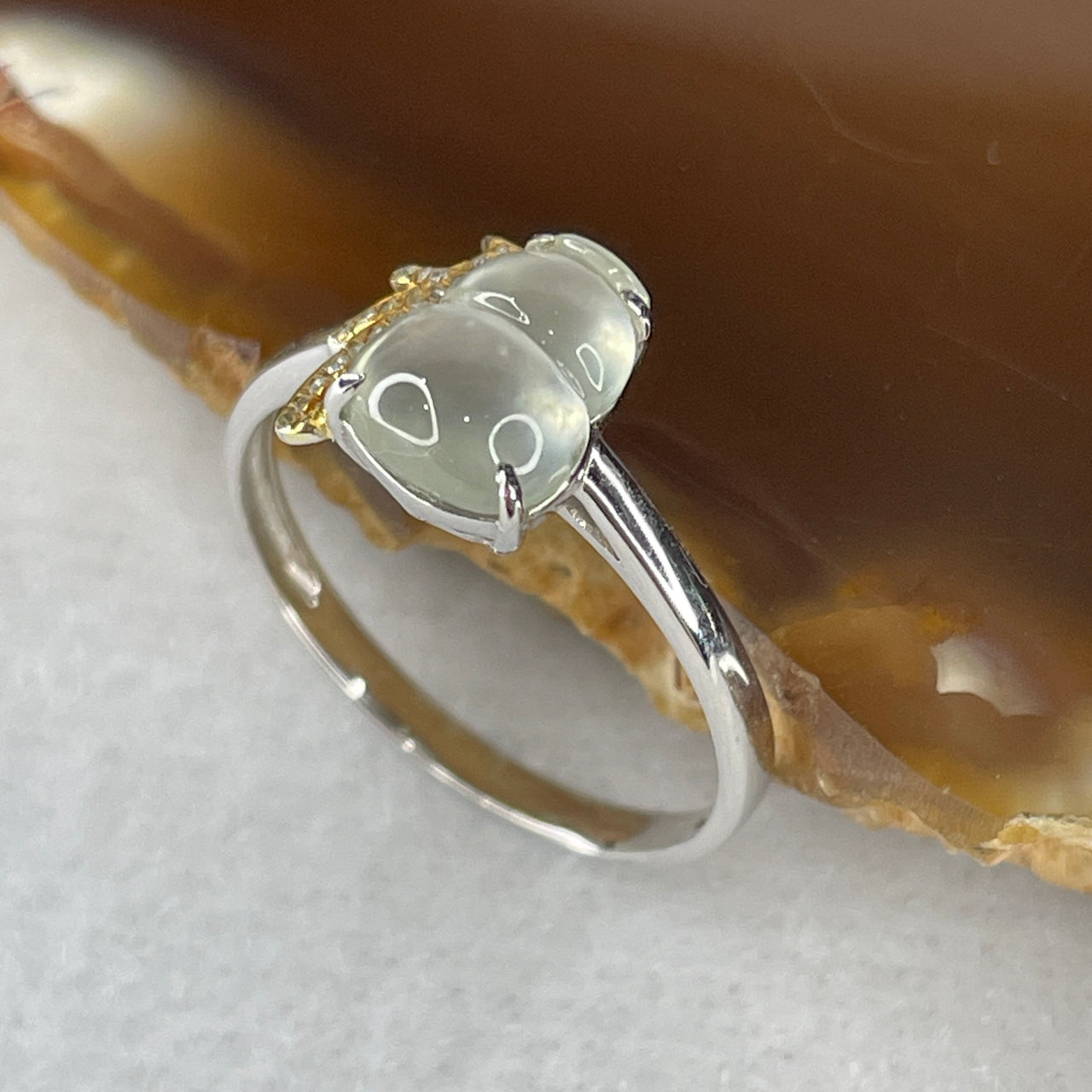 Type A Glassy Type Jade Jadeite Hulu Ring with 18k White Gold 1.60g 8.5 by 6.3 by 1.8mm US6.5 HK14 - Huangs Jadeite and Jewelry Pte Ltd