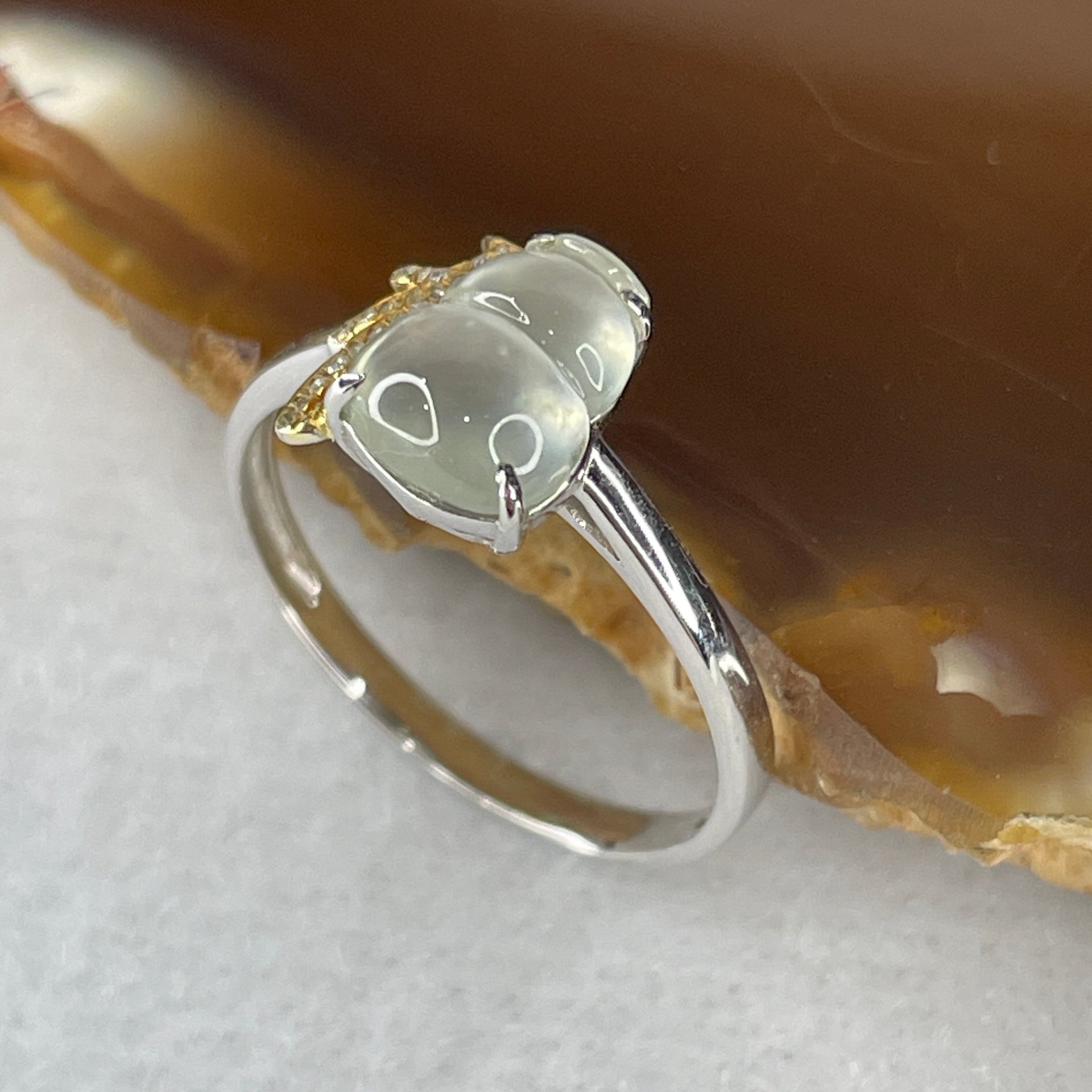 Type A Glassy Type Jade Jadeite Hulu Ring with 18k White Gold 1.60g 8.5 by 6.3 by 1.8mm US6.5 HK14 - Huangs Jadeite and Jewelry Pte Ltd