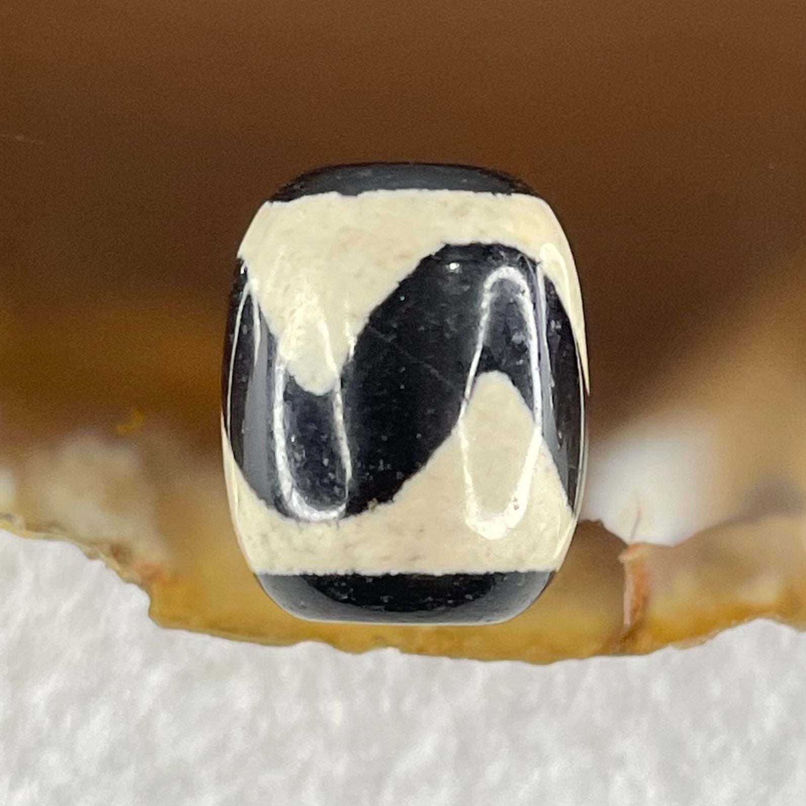 Natural Powerful Tibetan Old Oily Agate Tiger Tooth Daluo Dzi Bead Heavenly Master (Tian Zhu) 2.75g 13.7 by 11.2mm - Huangs Jadeite and Jewelry Pte Ltd