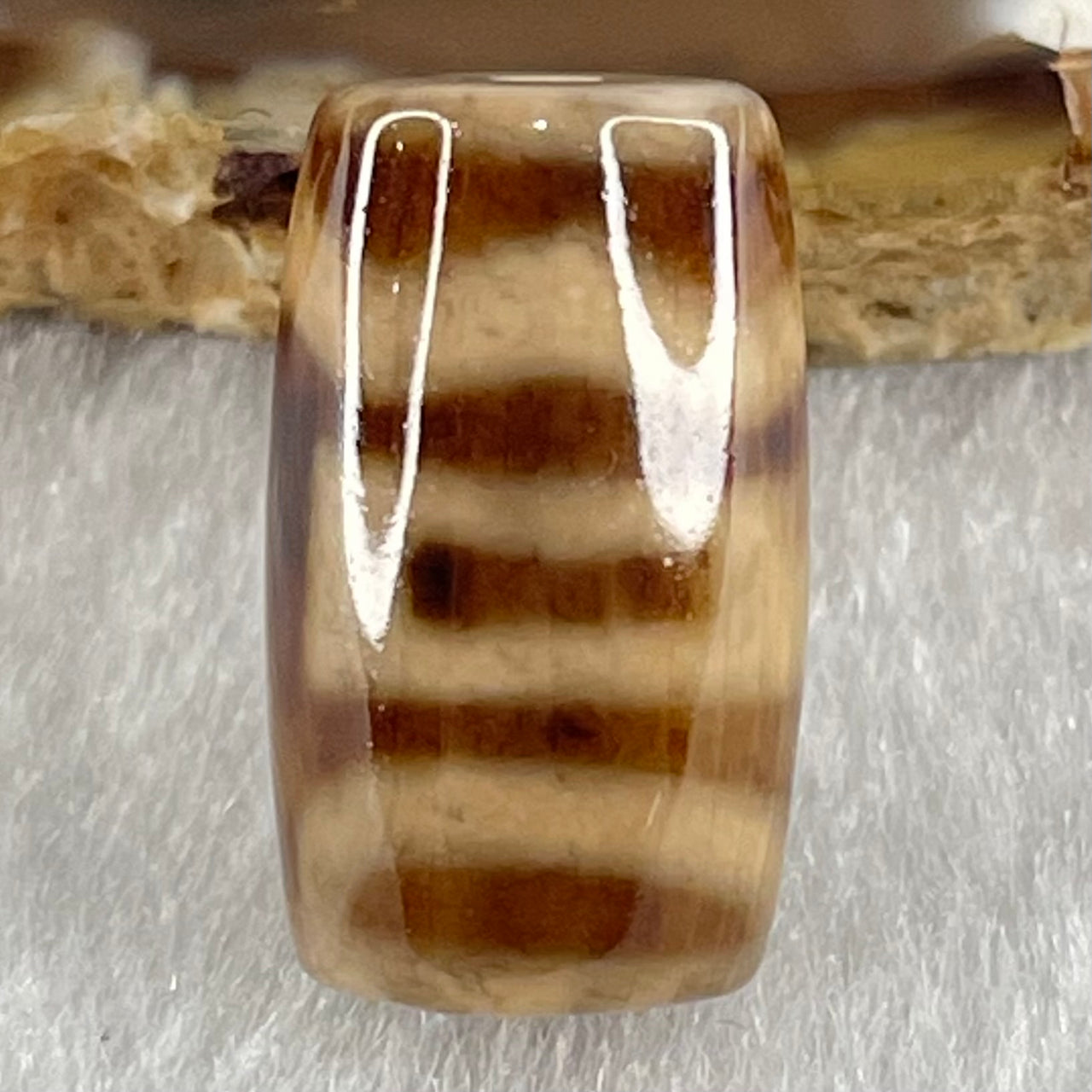 Natural Powerful Tibetan Old Oily Agate Sky Door Serenity 1 Eye Dzi Bead Heavenly Master (Tian Zhu) 一眼天门天诛 4.71g 19.7 by 11.8mm - Huangs Jadeite and Jewelry Pte Ltd