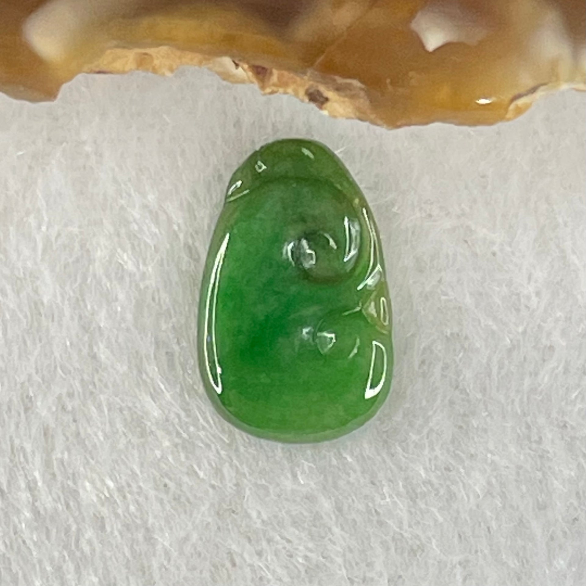 Type A Old Mine Spicy Green Jadeite Ruyi Charm Stone For Setting 0.41g 13.8 by 8.8 by 1.6mm - Huangs Jadeite and Jewelry Pte Ltd
