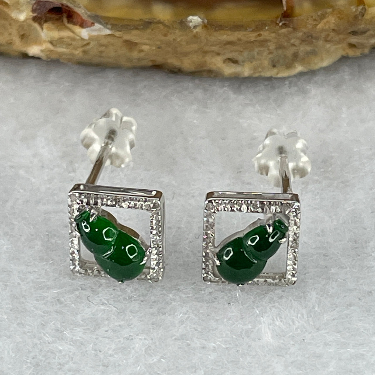 Natural Type A Spicy Green Jadeite Hulu Earrings | Solid 18K White Gold & Diamond Pave Miniature Accents | "Auspicious Gourd" Luxury Protection & Wealth Drops (0.95g | 6.1x3.3x1.5mm)