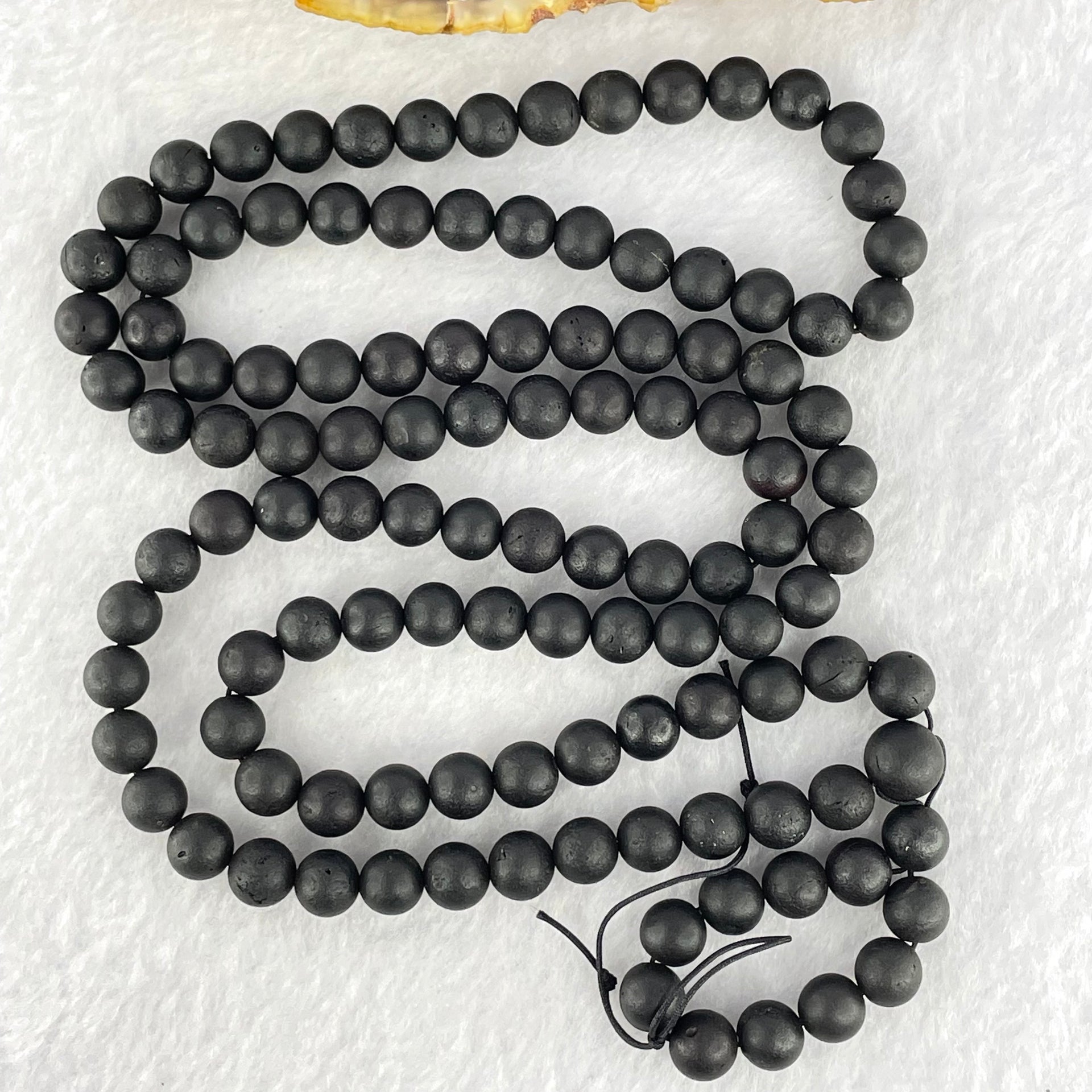 Natural Dark Matt Black Amber Beads Necklace 天然大黑天翁琥珀项链 20.59g 70cm 8.1mm 1 Bead 6.4mm 104 Beads - Huangs Jadeite and Jewelry Pte Ltd