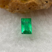 Natural Colombia Green Emerald (Beryl) Cut-Cornered Rectangular step cut 0.56ct 6.0 by 3.6 by 3.2mm - Huangs Jadeite and Jewelry Pte Ltd