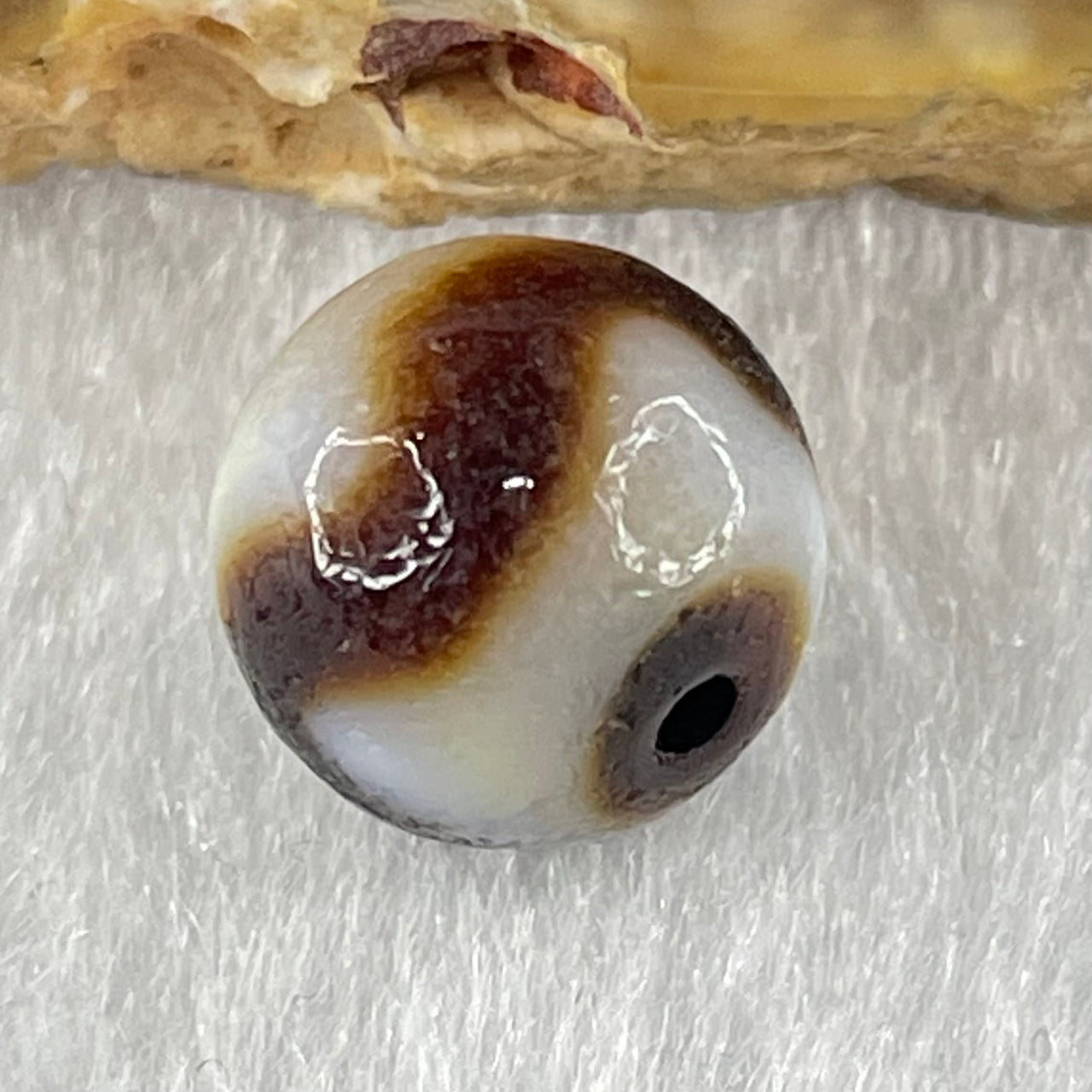 Natural Powerful Tibetan Old Oily Agate Tiger Tooth Daluo Dzi Bead Heavenly Master (Tian Zhu) 虎呀天诛 1.40g 9.8 by 10.3mm - Huangs Jadeite and Jewelry Pte Ltd