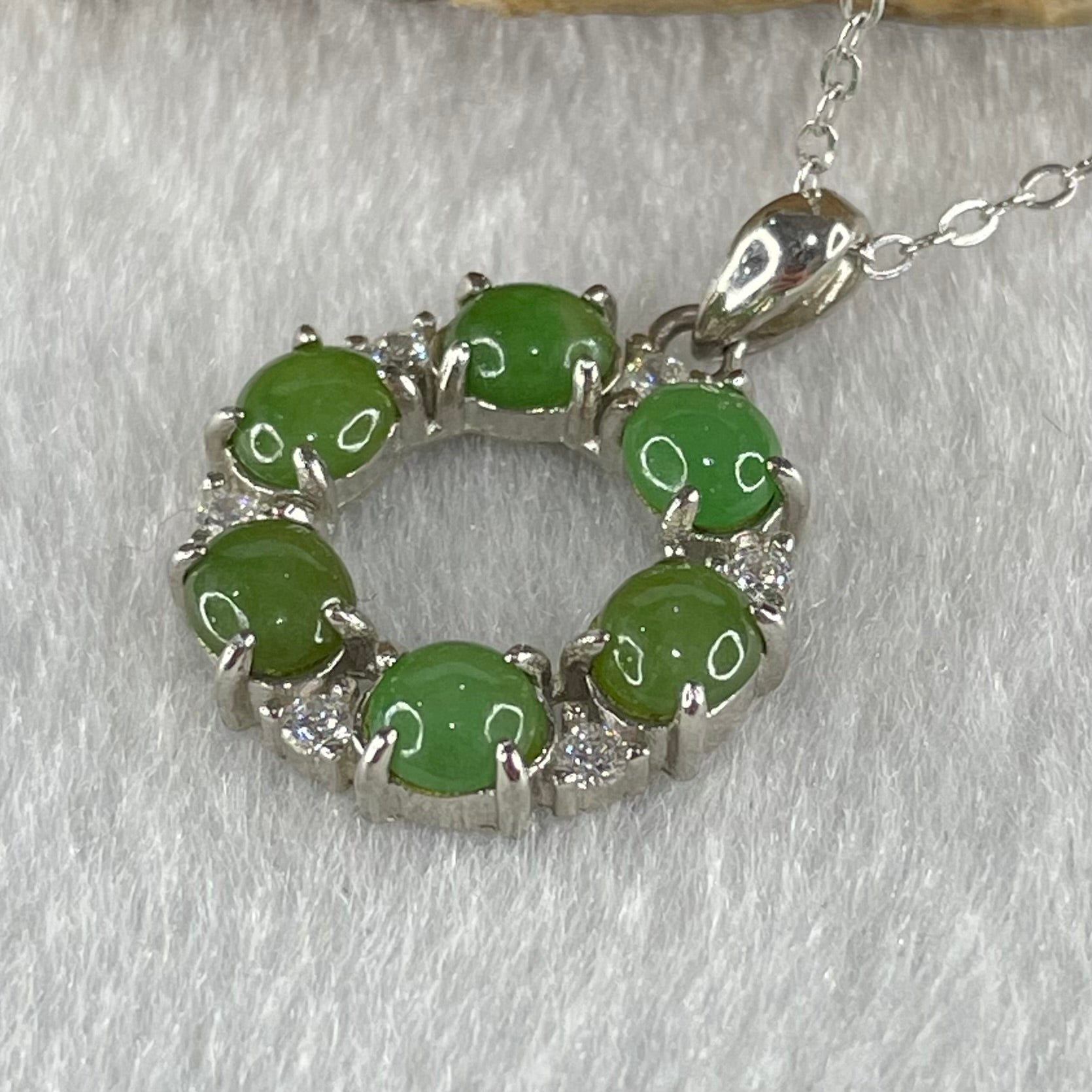 Type A Green Jadeite Cabochon in S925 Sliver Necklace 2.92g 3.9 by 1.5mm 6pcs - Huangs Jadeite and Jewelry Pte Ltd