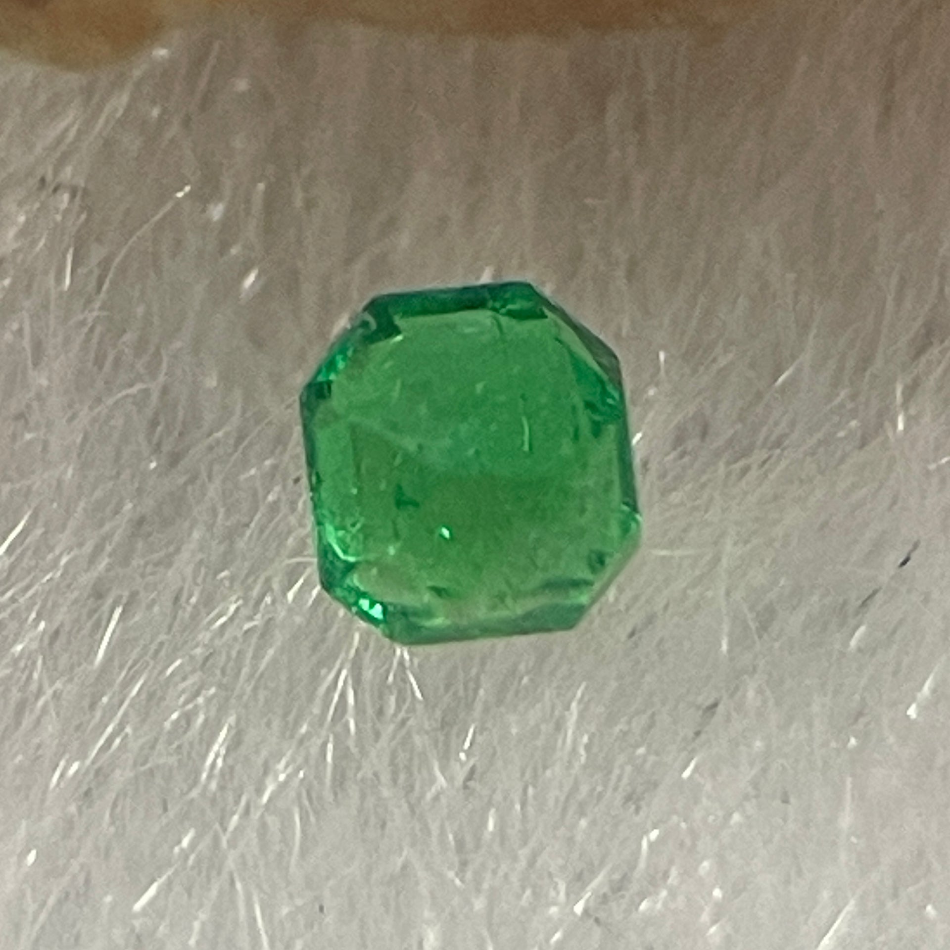 Natural Colombia Vivid Green Emerald (Beryl) Cut-Cornered Square Step cut 0.06ct 2.2 by 2.0 by 1.8mm - Huangs Jadeite and Jewelry Pte Ltd