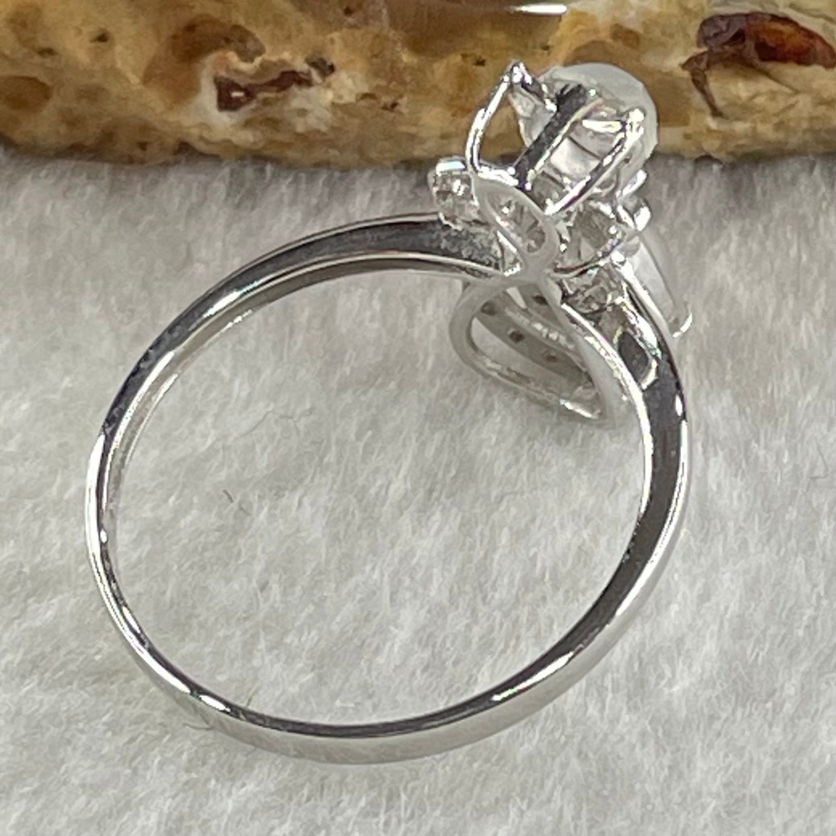 Type A Glassy Colourless Jadeite Cat with Diamonds in 18K Whitre Gold 2.04g Teardrop 6.8 by 4.5 by 2.0mm US6.8 HK15 - Huangs Jadeite and Jewelry Pte Ltd