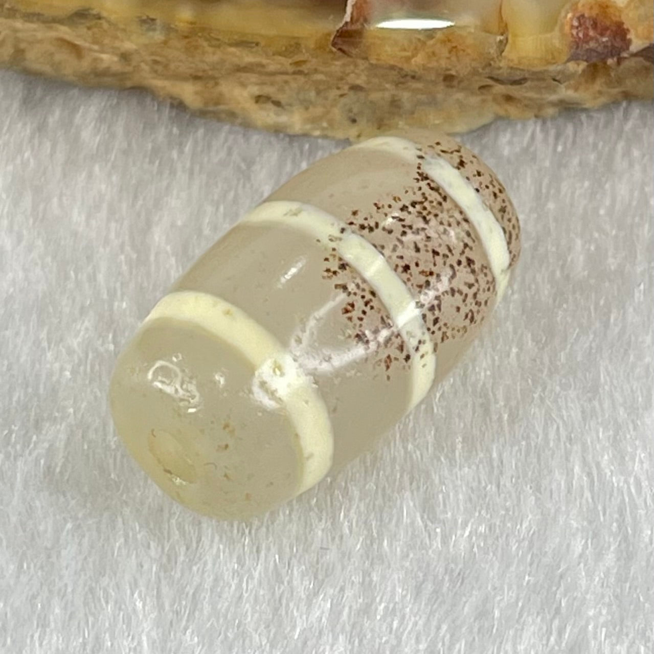 Natural Powerful Tibetan Old Oily Agate 3-Lines Dzi Bead Heavenly Master (Tian Zhu) 三行天诛 3.13g 17.7 by 9.9mm - Huangs Jadeite and Jewelry Pte Ltd