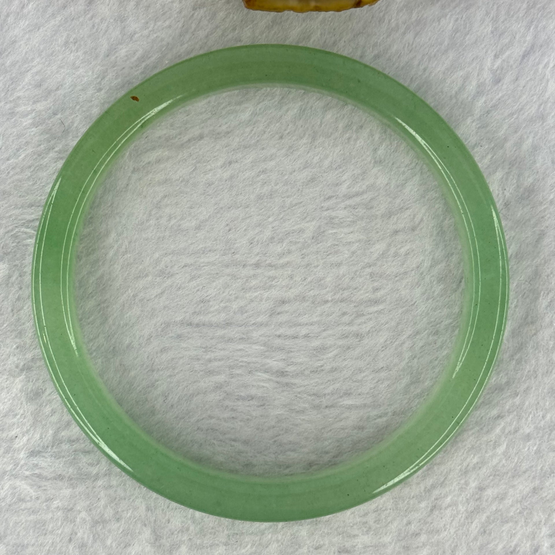 Green Quartzite Jade Bangle 天山玉手镯 28.09g Internal Diameter 58.3mm 9.8 by 6.9mm - Huangs Jadeite and Jewelry Pte Ltd