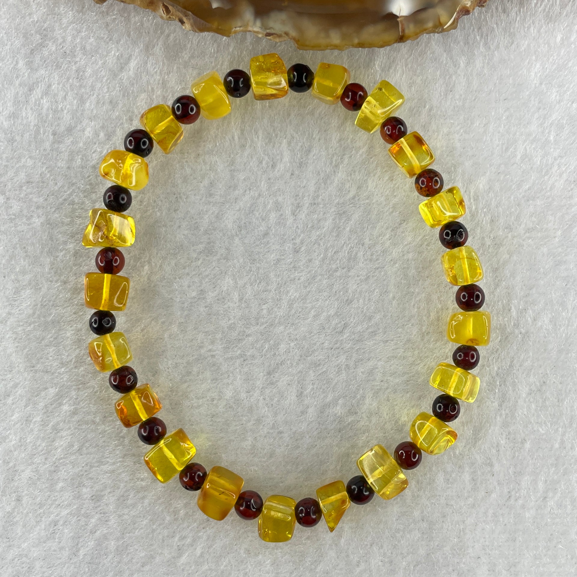 Natural Yellow Amber Square Shape with Cognac Amber Round Shape Bracelet 4.10g 16cm 6.6mm 21 Beads - Huangs Jadeite and Jewelry Pte Ltd
