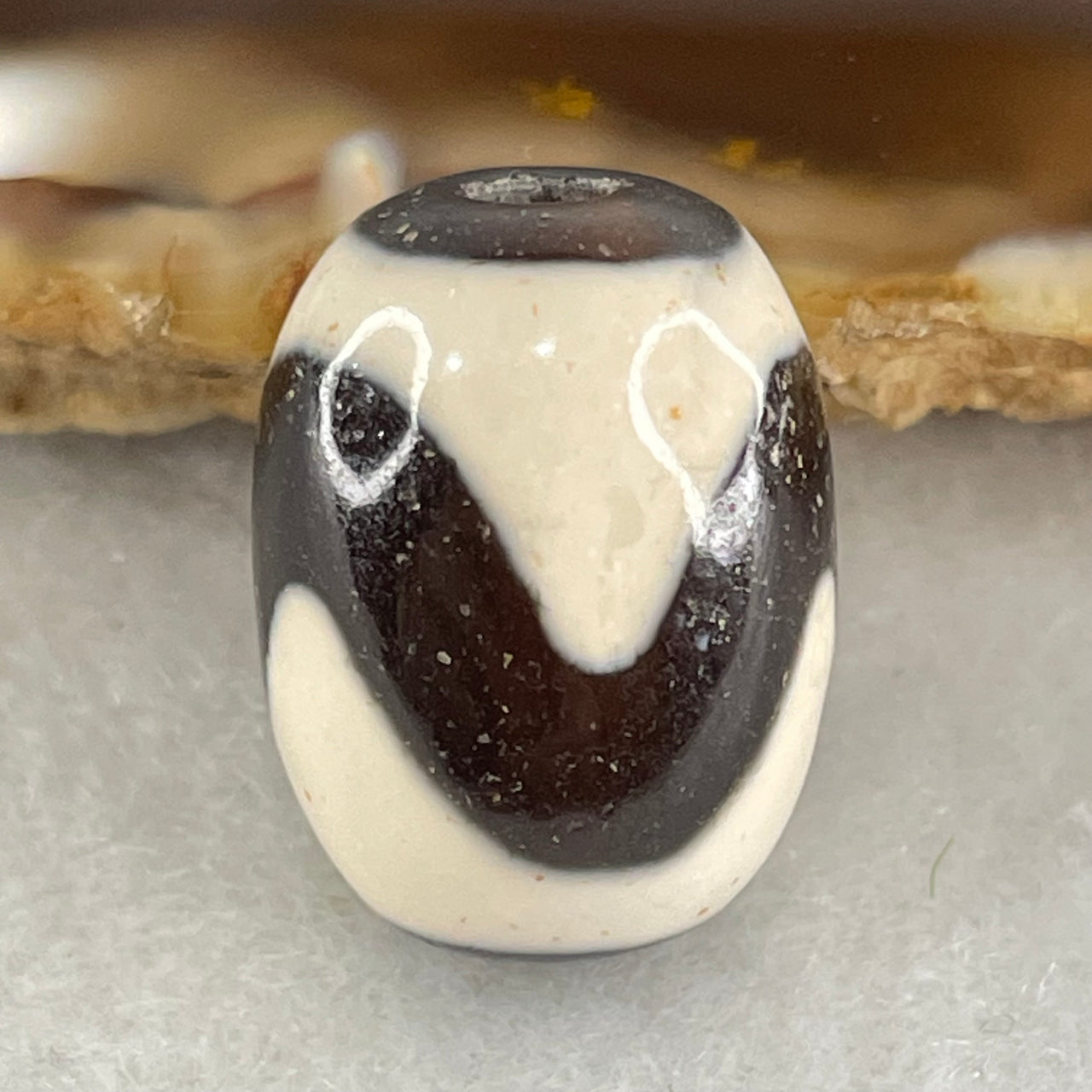 Natural Powerful Tibetan Old Oily Agate Tiger Tooth Daluo Dzi Bead Heavenly Master (Tian Zhu) 虎呀天诛 4.62g 17.6 by 13.1mm - Huangs Jadeite and Jewelry Pte Ltd